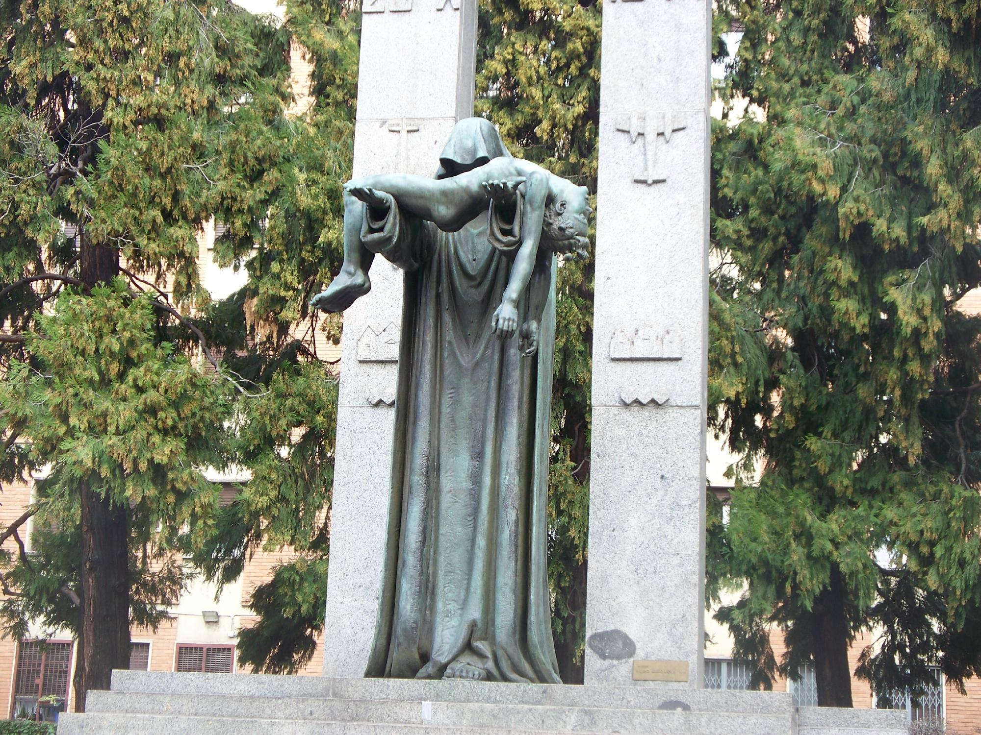 Monumento Ossario Piccoli Martiri