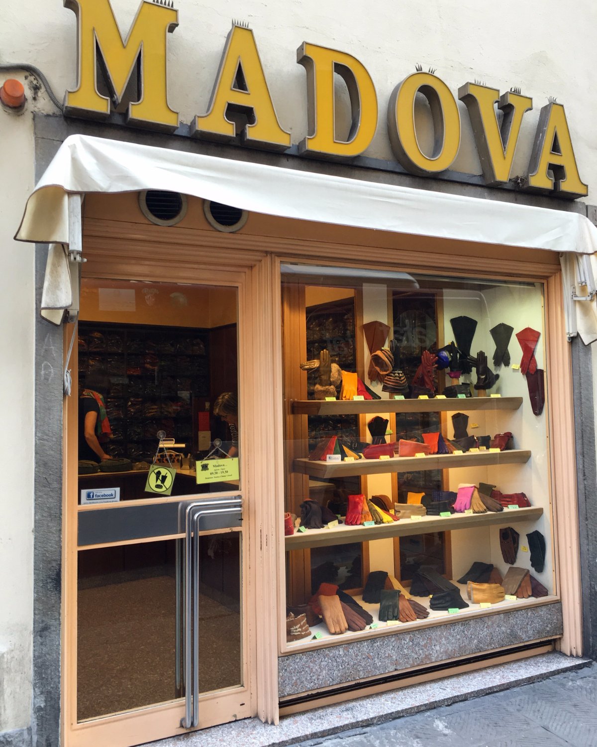 Madova Gloves