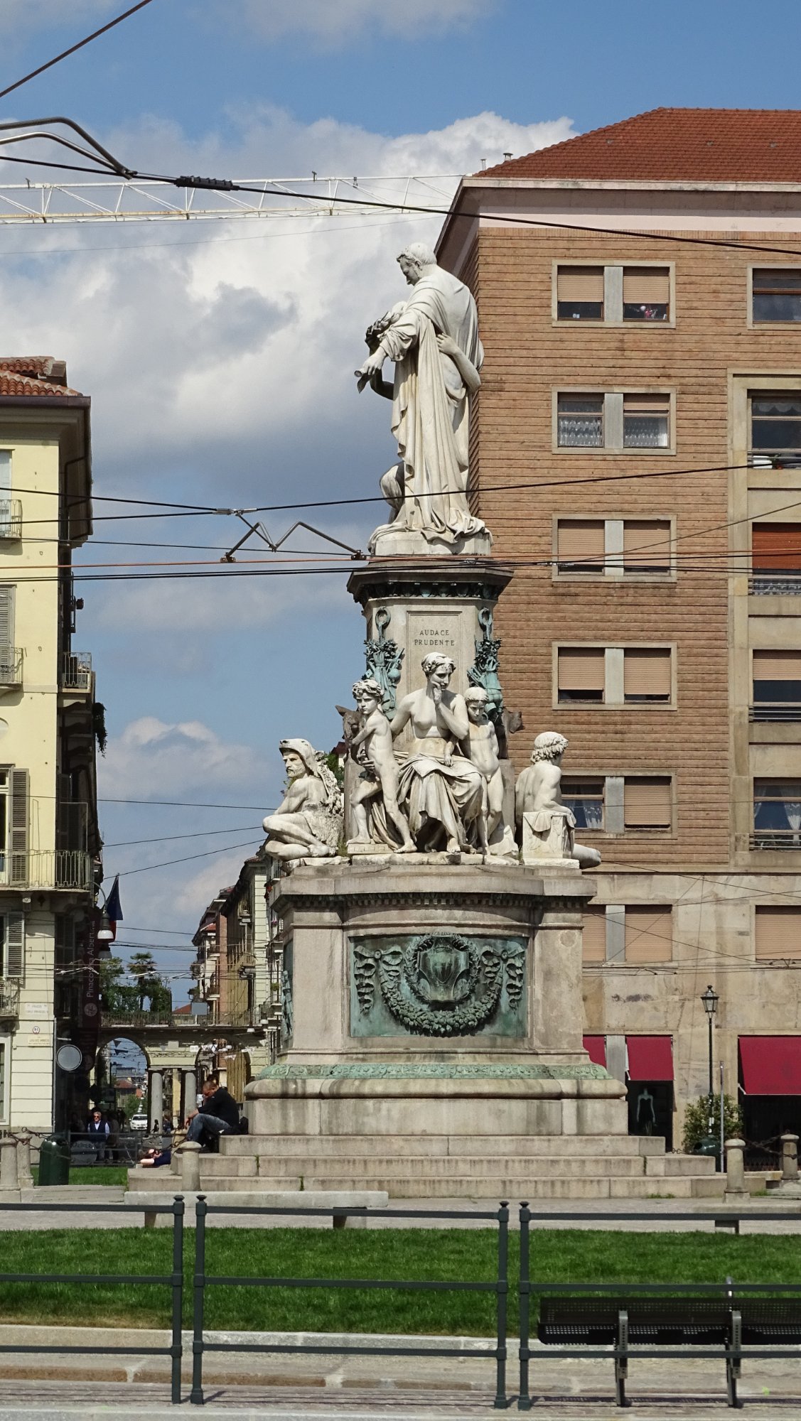 Monumento a Camillo Benso conte di Cavour