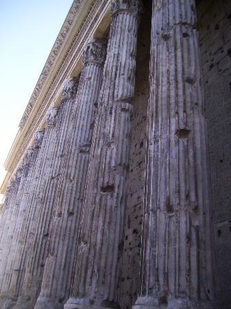 Tempio di Adriano