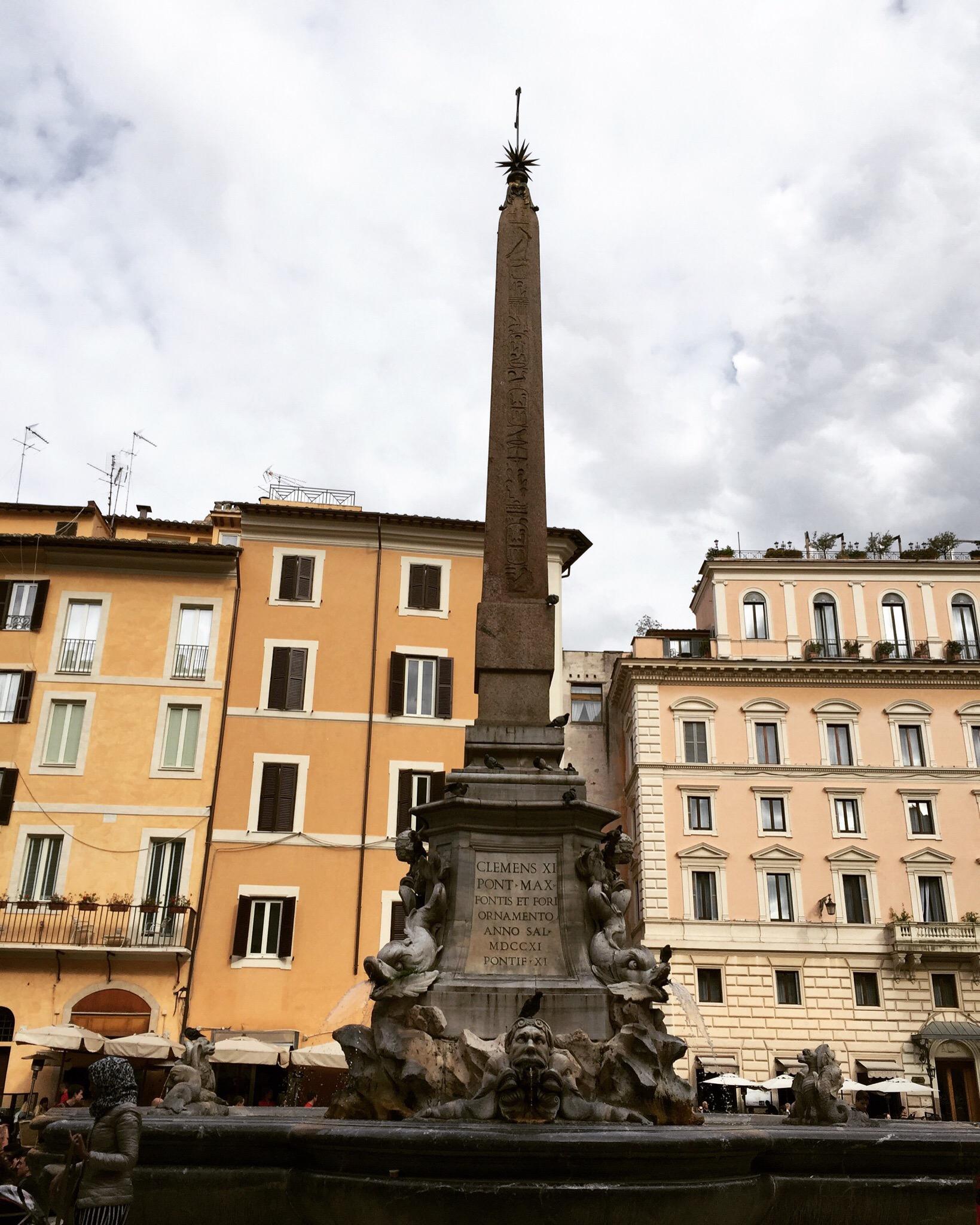 Fontana Di Piazza Della Rotonda