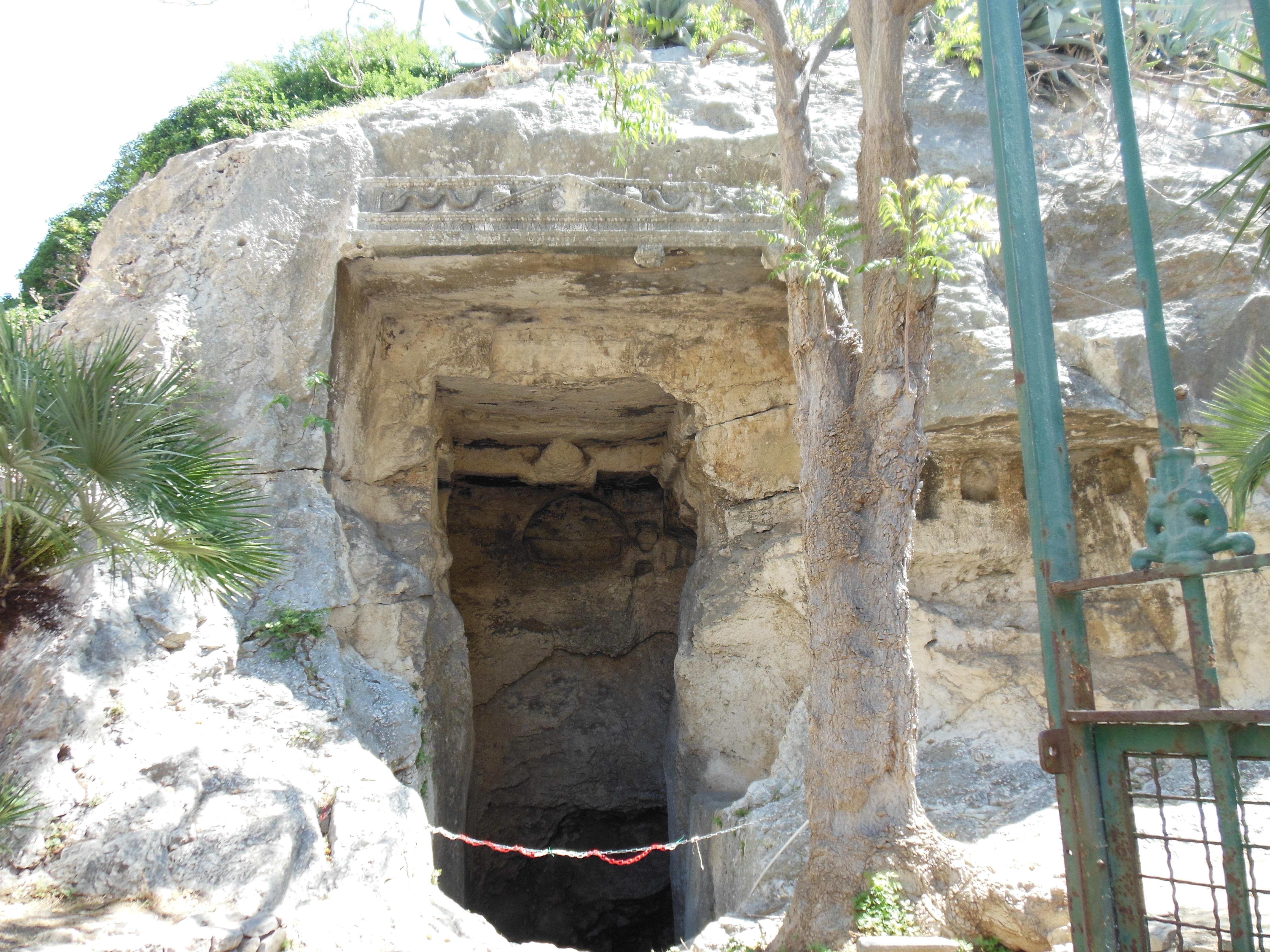 Grotta Della Vipera