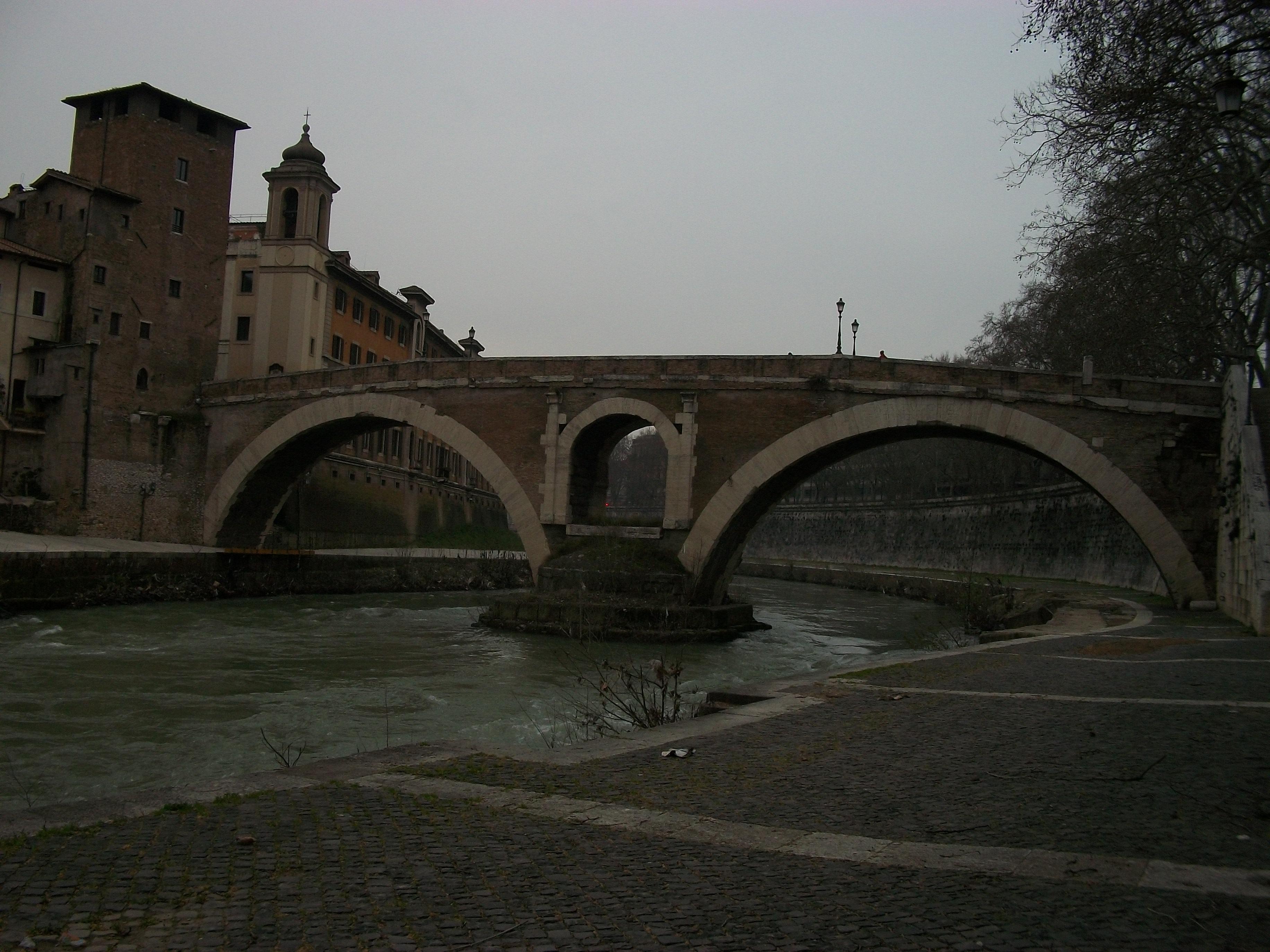 Ponte Fabricio