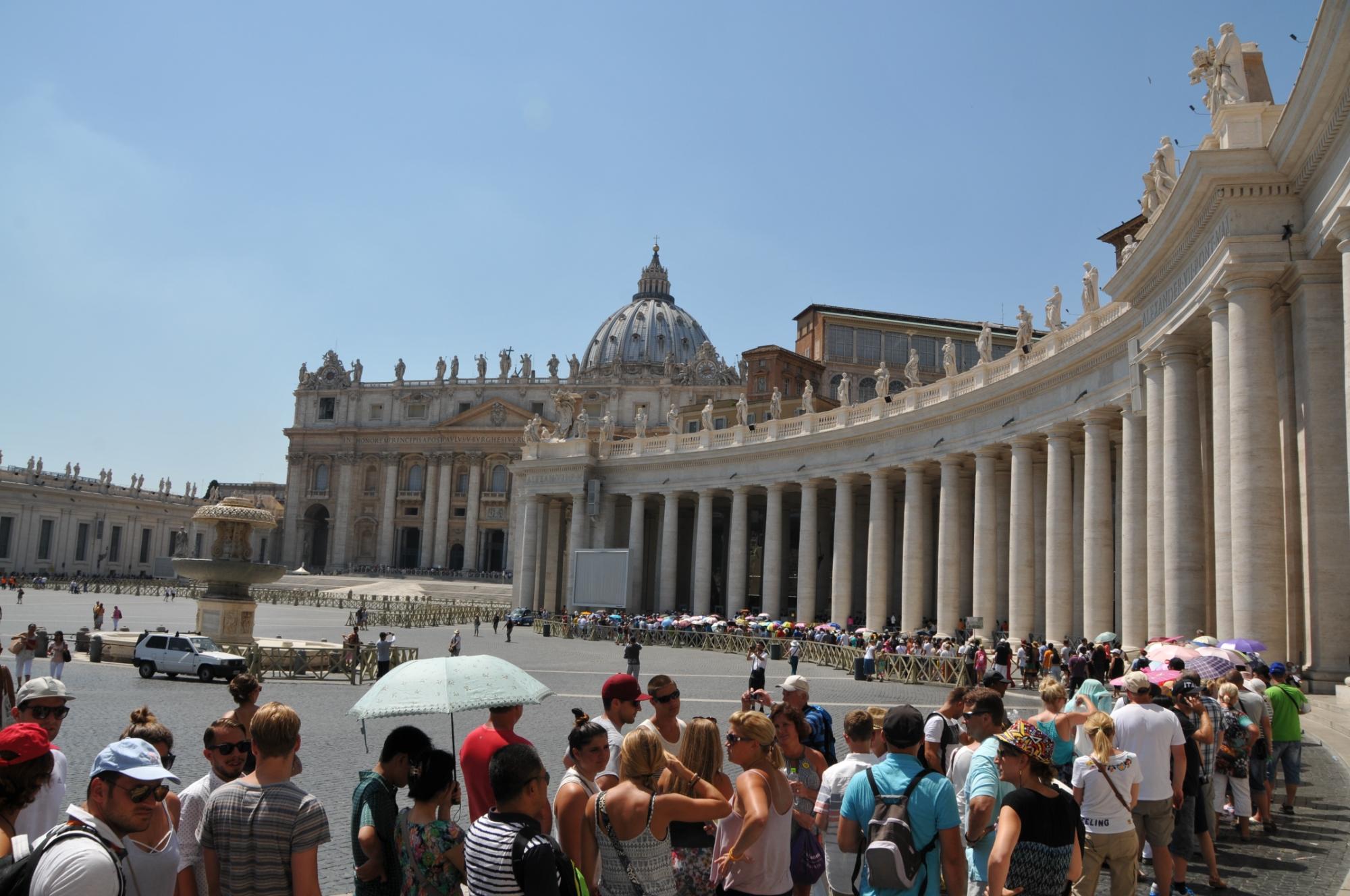 Rome with a Guide by Manuela Saolini