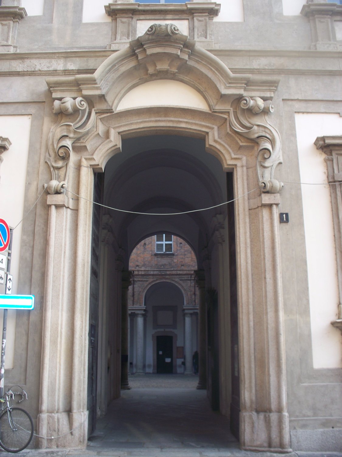 Palazzo delle ex Scuole Arcimbolde