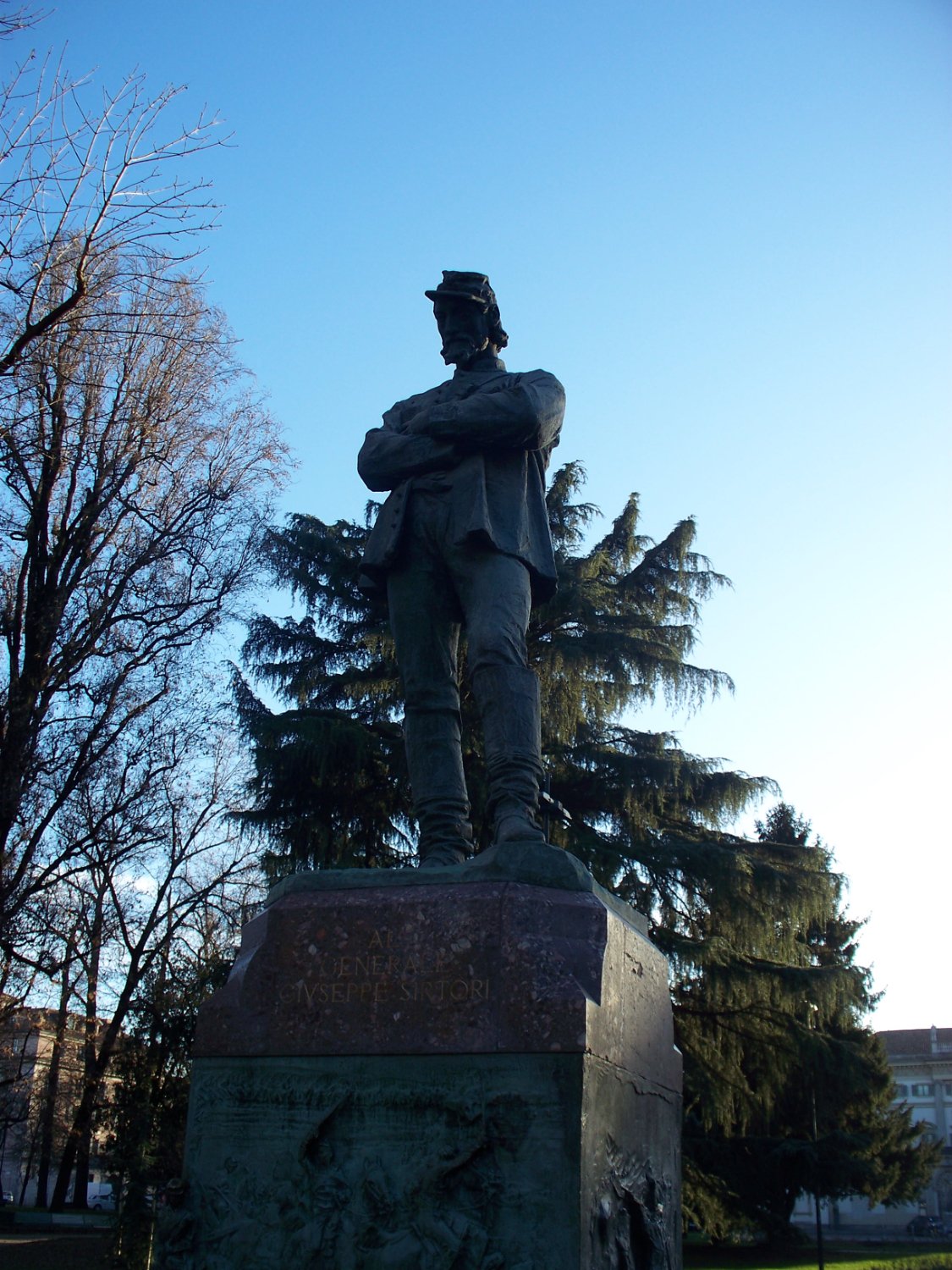Monumento a Giuseppe Sirtori