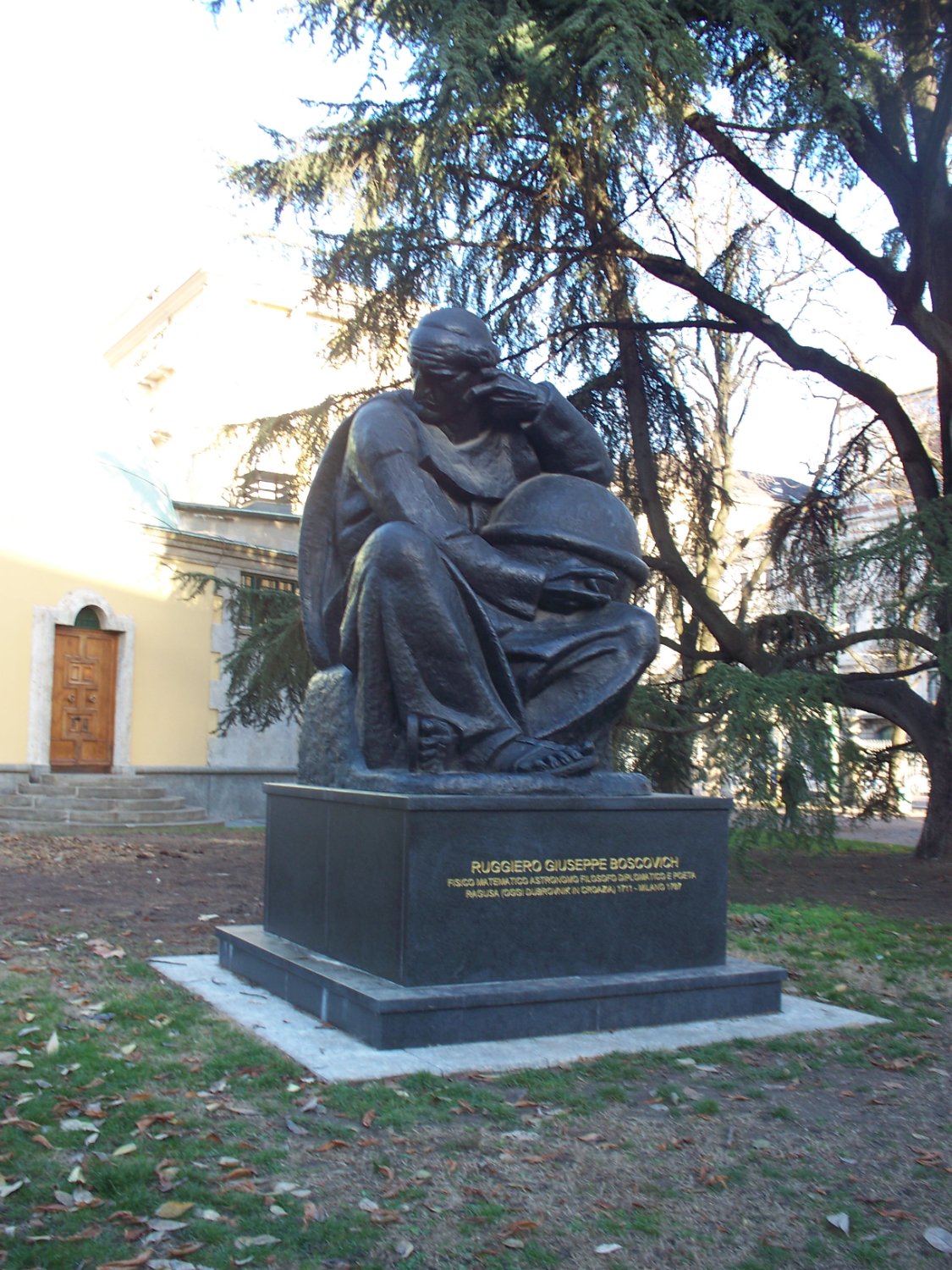 Monumento a Ruggero Boscovich