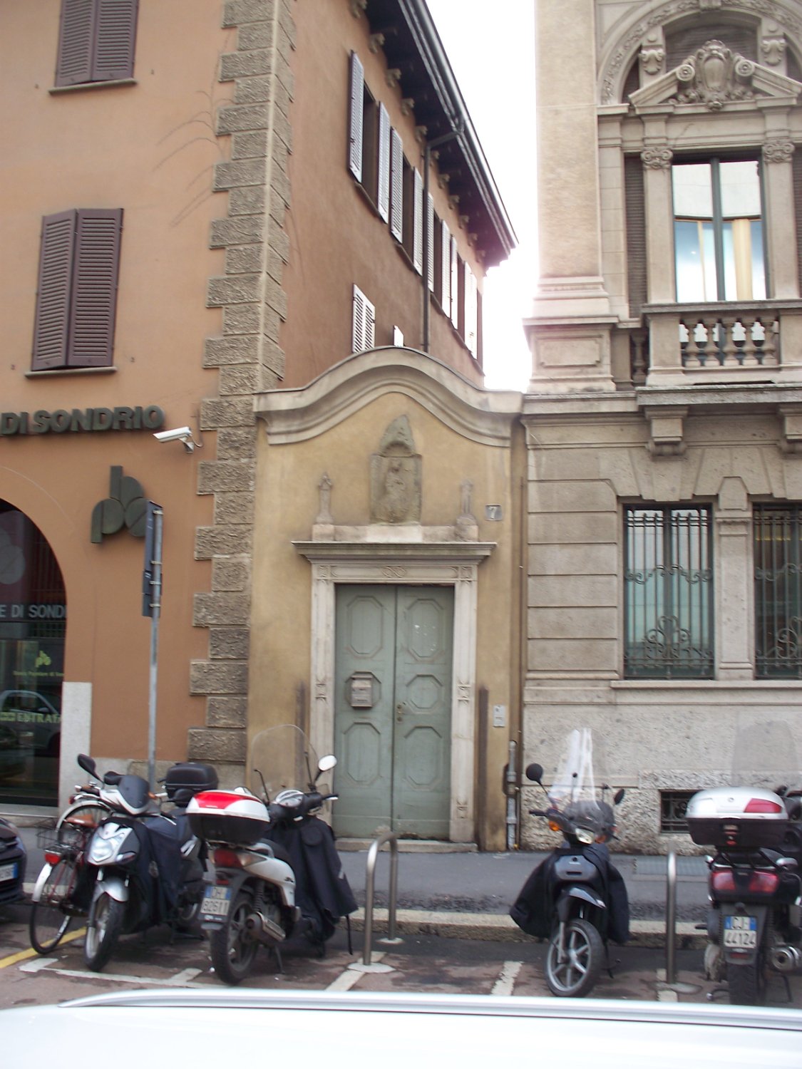 Edificio in Via Santa Maria Fulcorina, 7