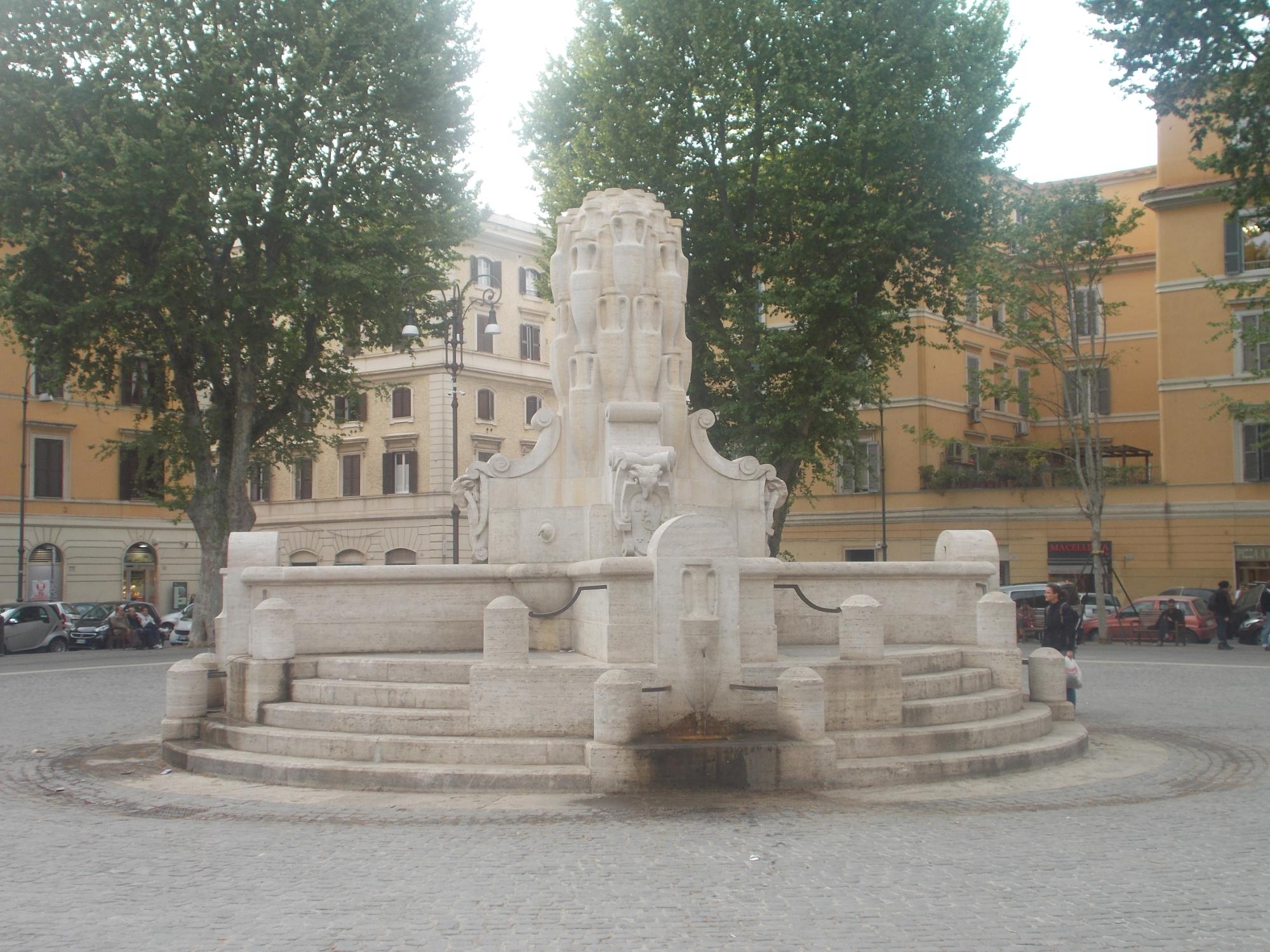 Fontana delle Anfore