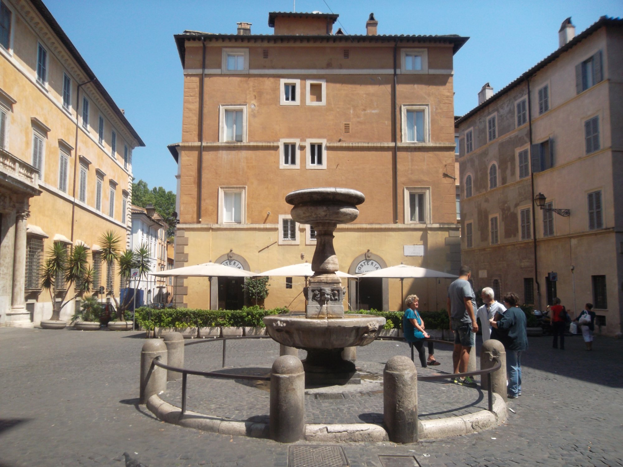 Fontana Di Piazza San Simeone