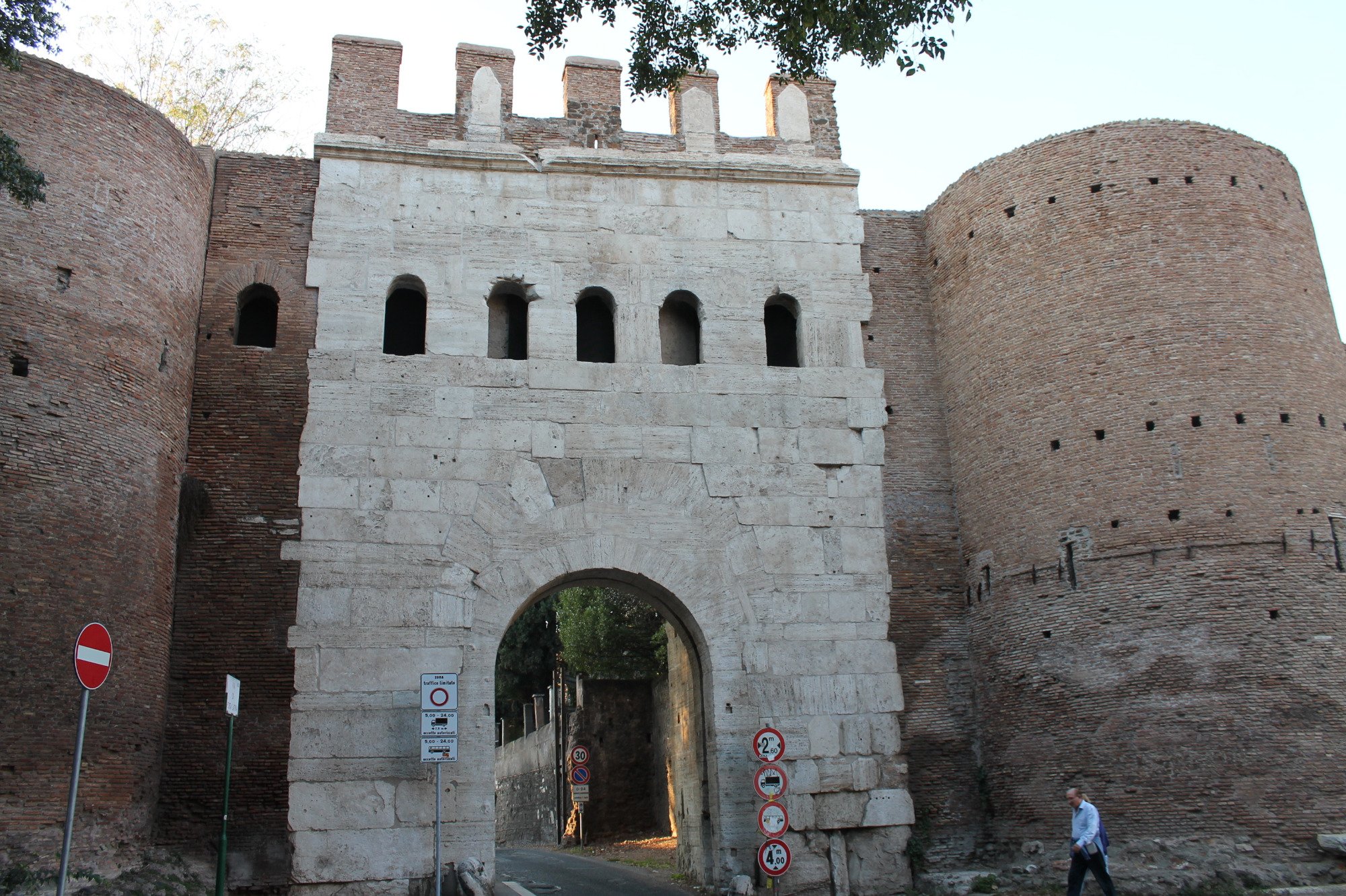 Porta Latina