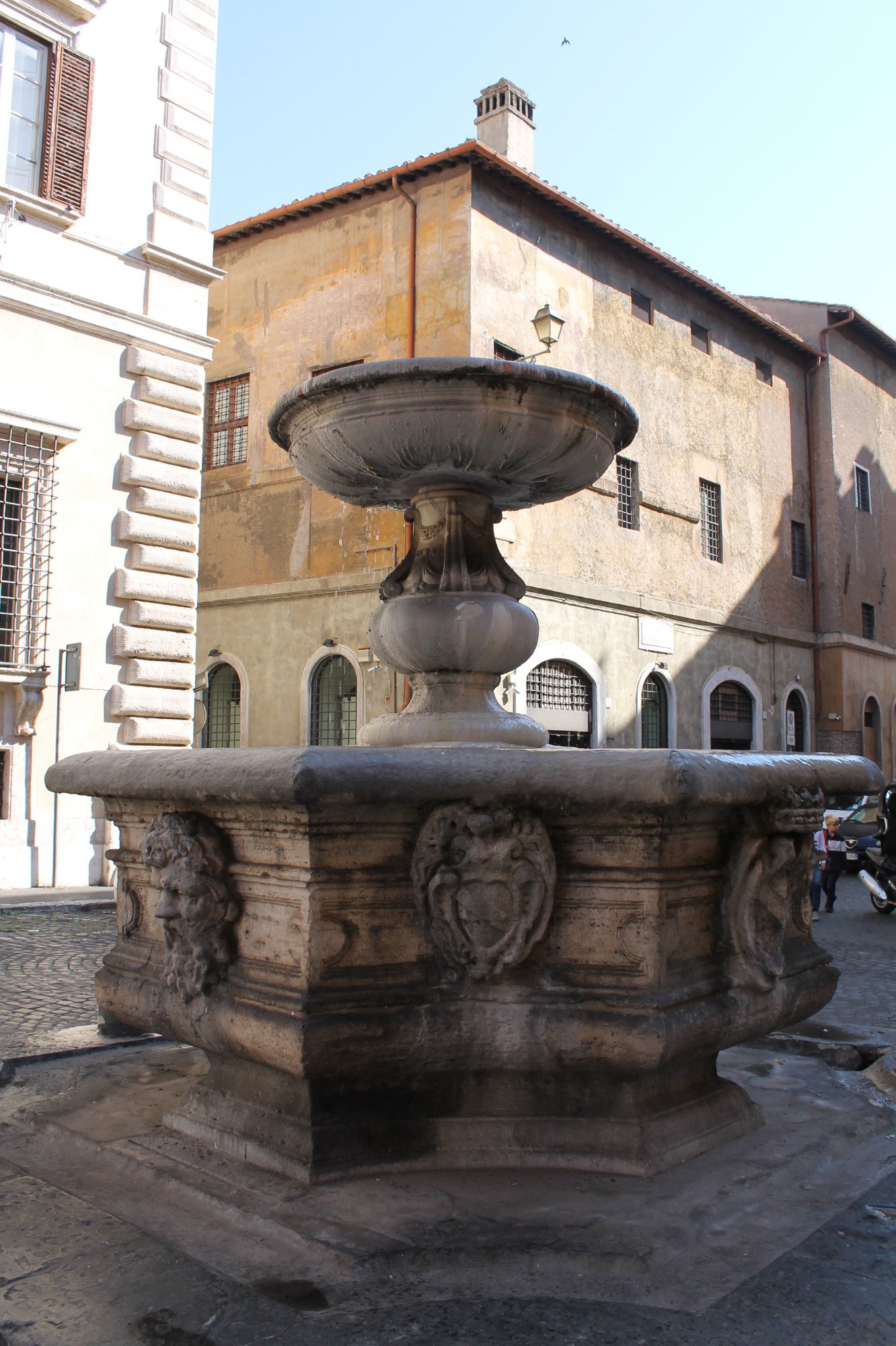 Fontana di Piazza Campitelli