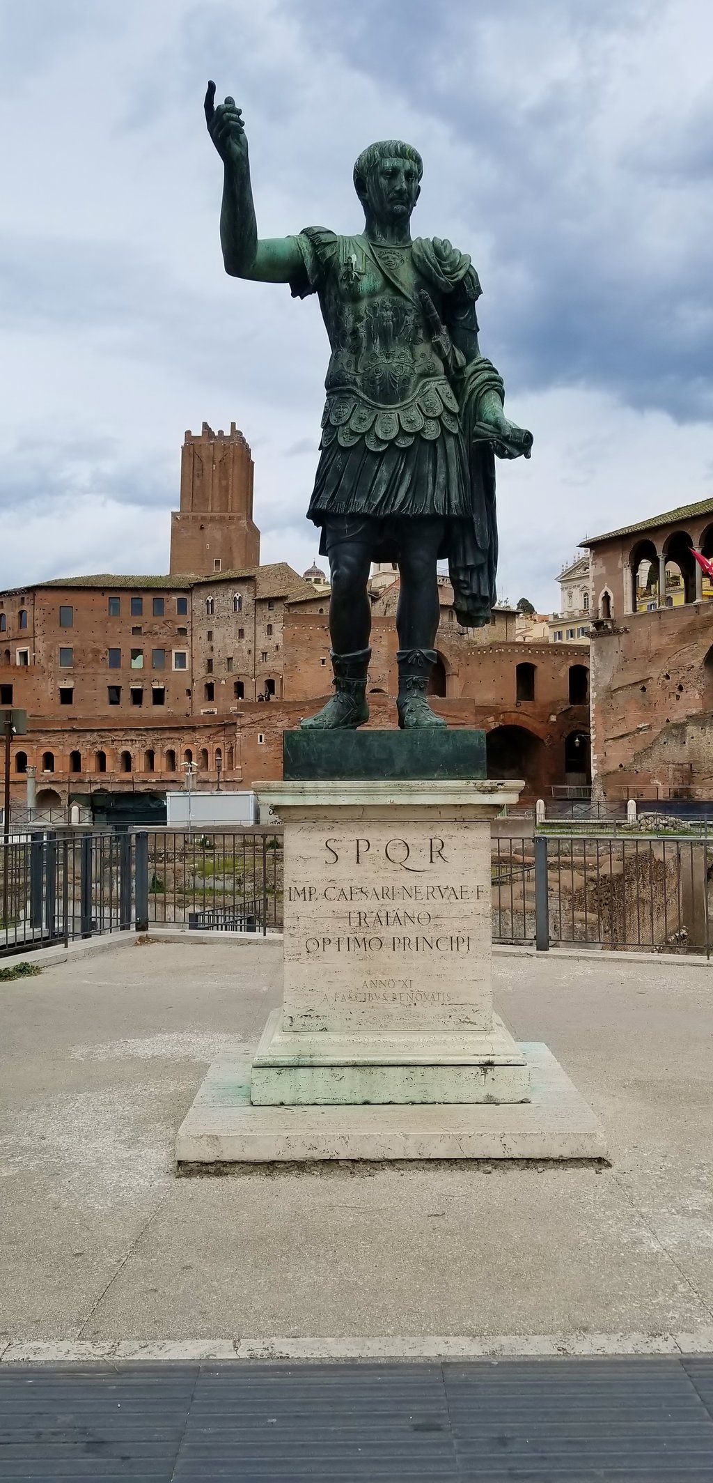 Statua dell'Imperatore Traiano