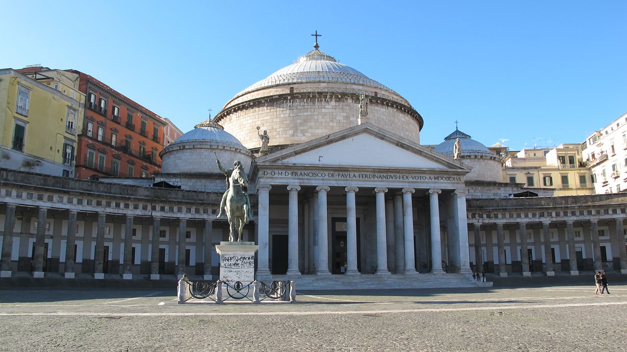Raphael Tours Naples