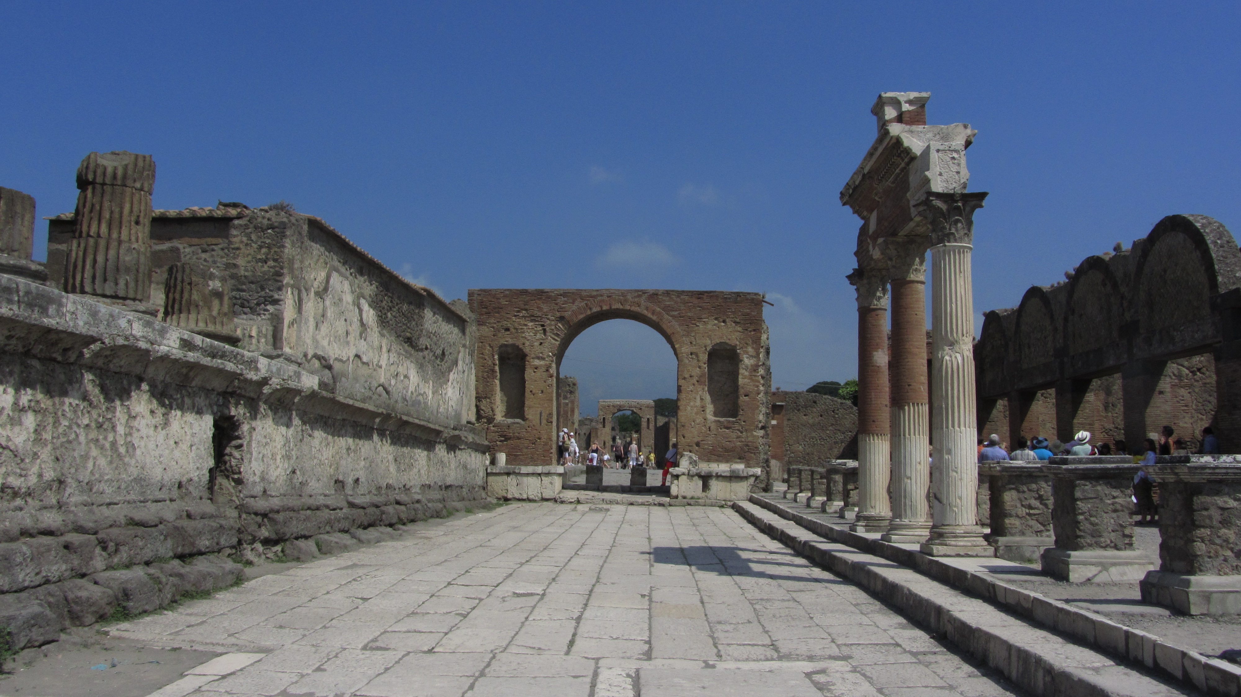 Tours of Pompeii with Lello & Co.