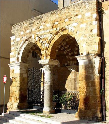 Portico dei Cavalieri Templari