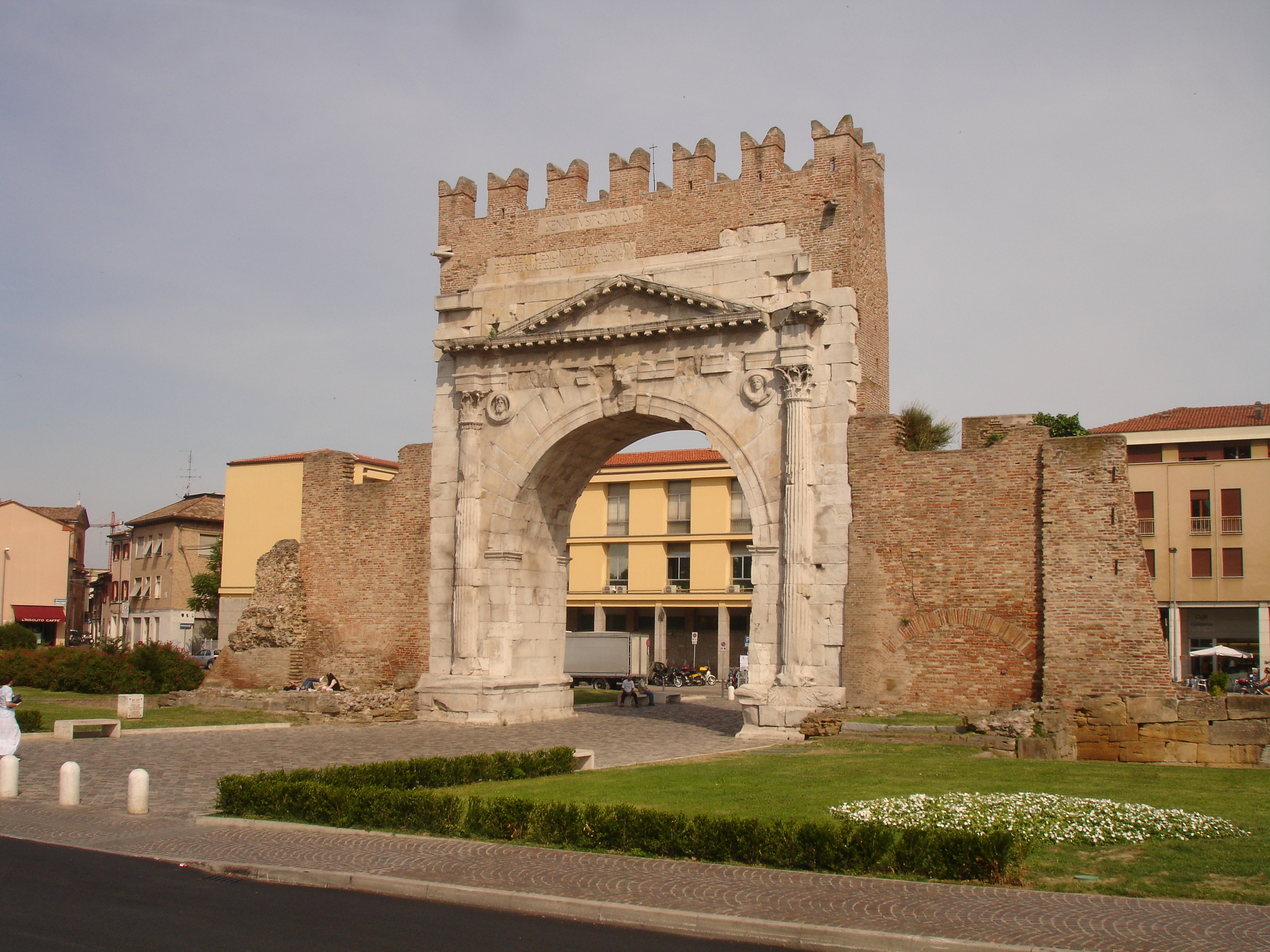 Arco d'Augusto