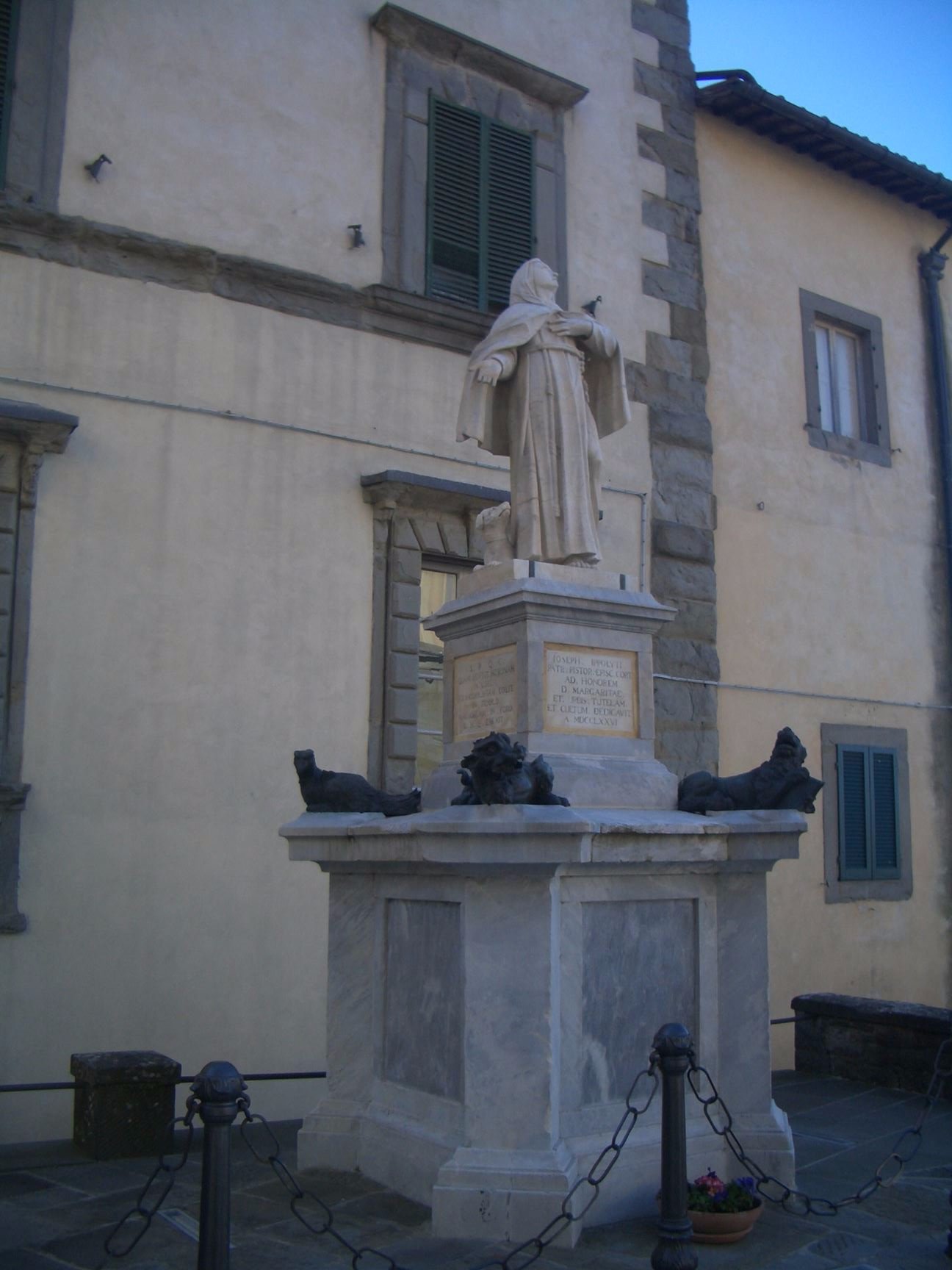 Statua di Santa Margherita