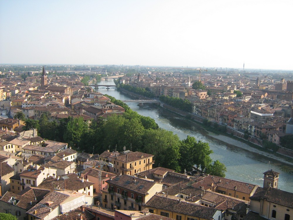 Piazzale Castel San Pietro