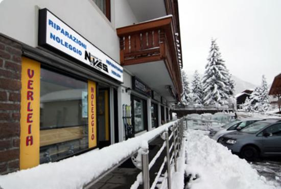 Ski Nives