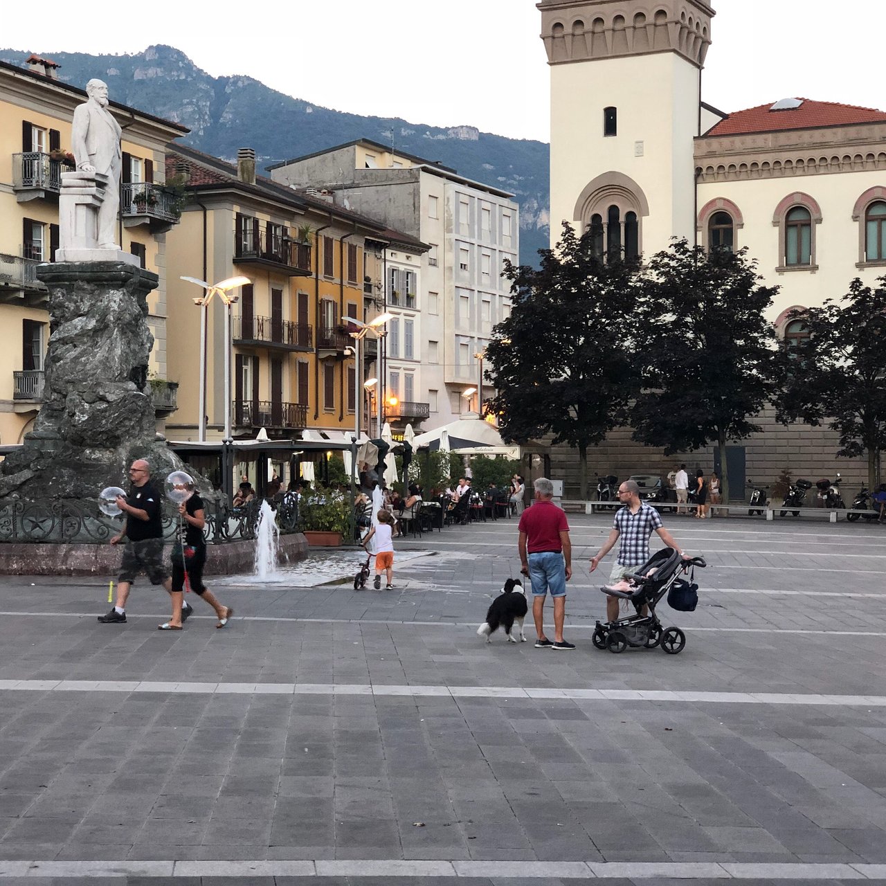 Monumento a Mario Cermenati