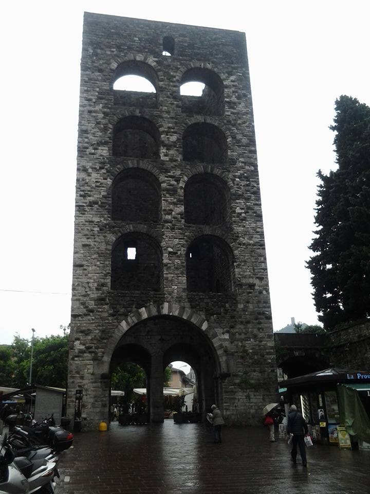 Porta torre di Como