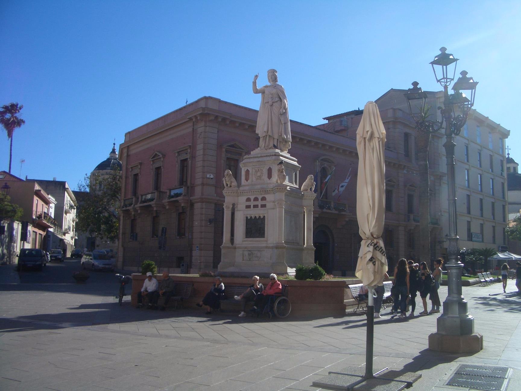 Statua di Eleonora D'Arborea