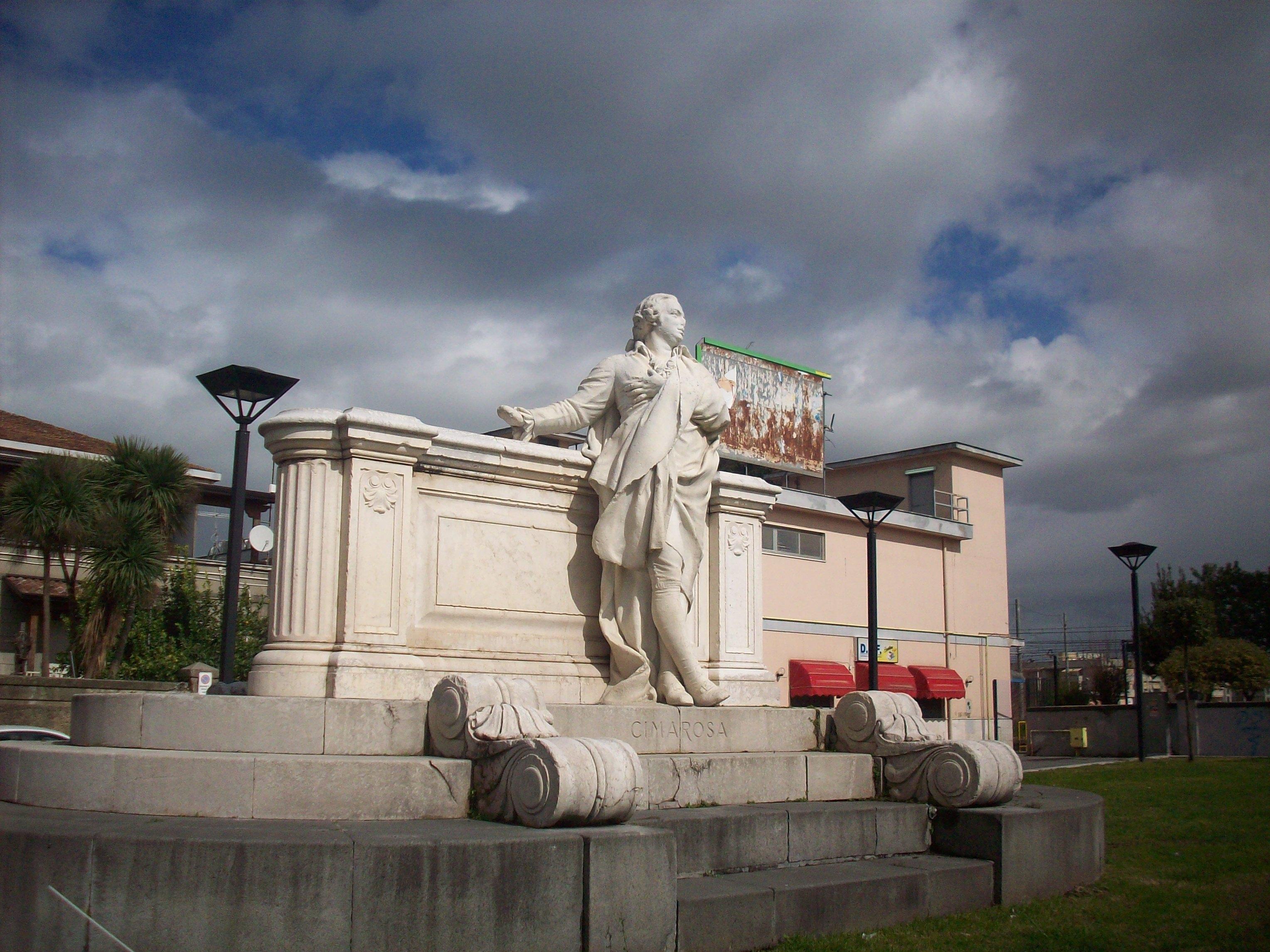 Monumento a Domenico Cimarosa
