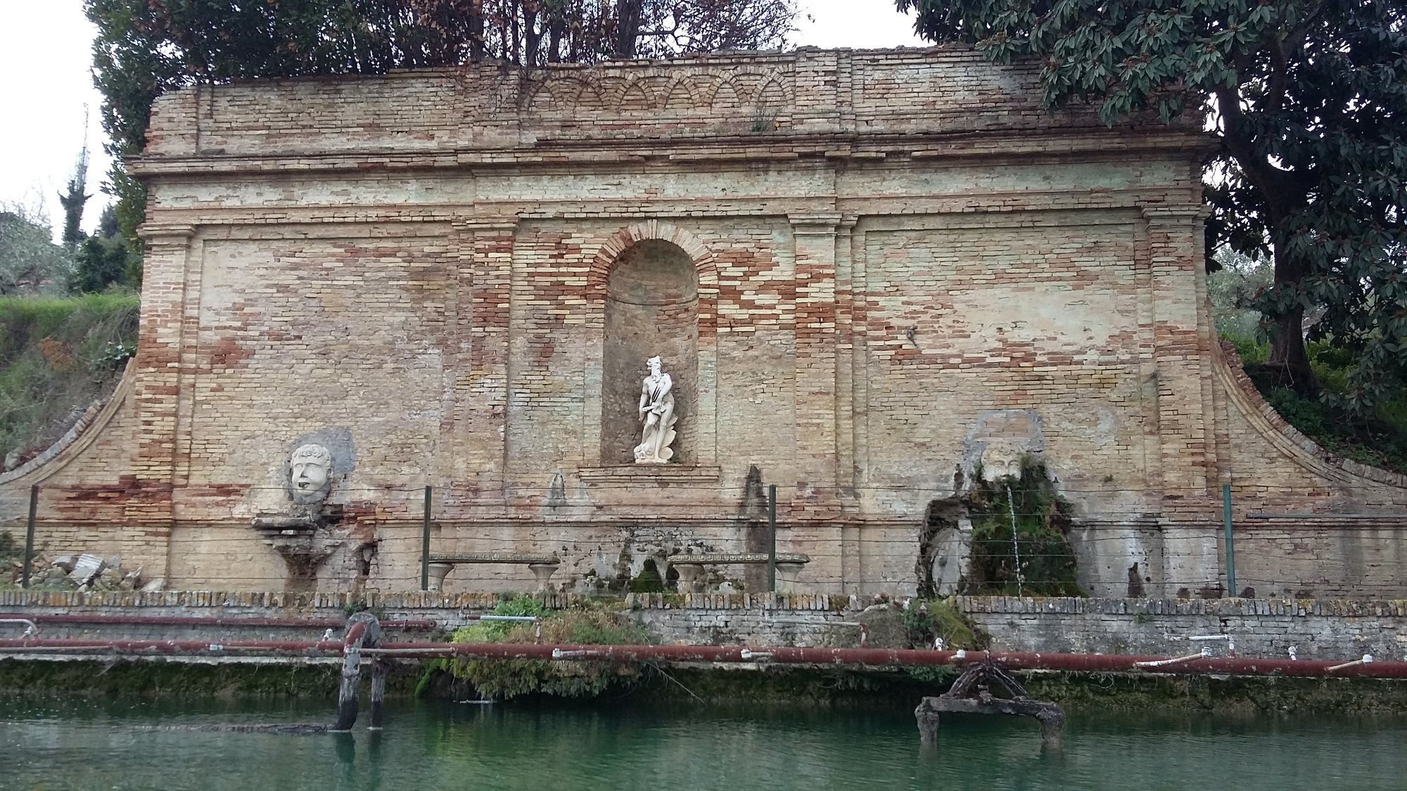 Fontana La Peschiera