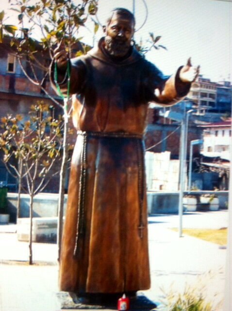 Monumento a San Pio da Pietralcina