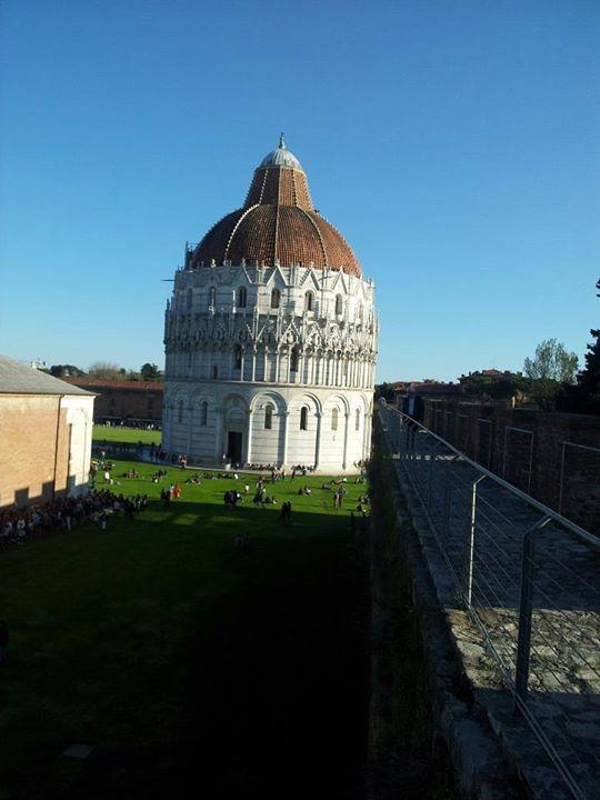 Passeggiata sulle mura di Pisa