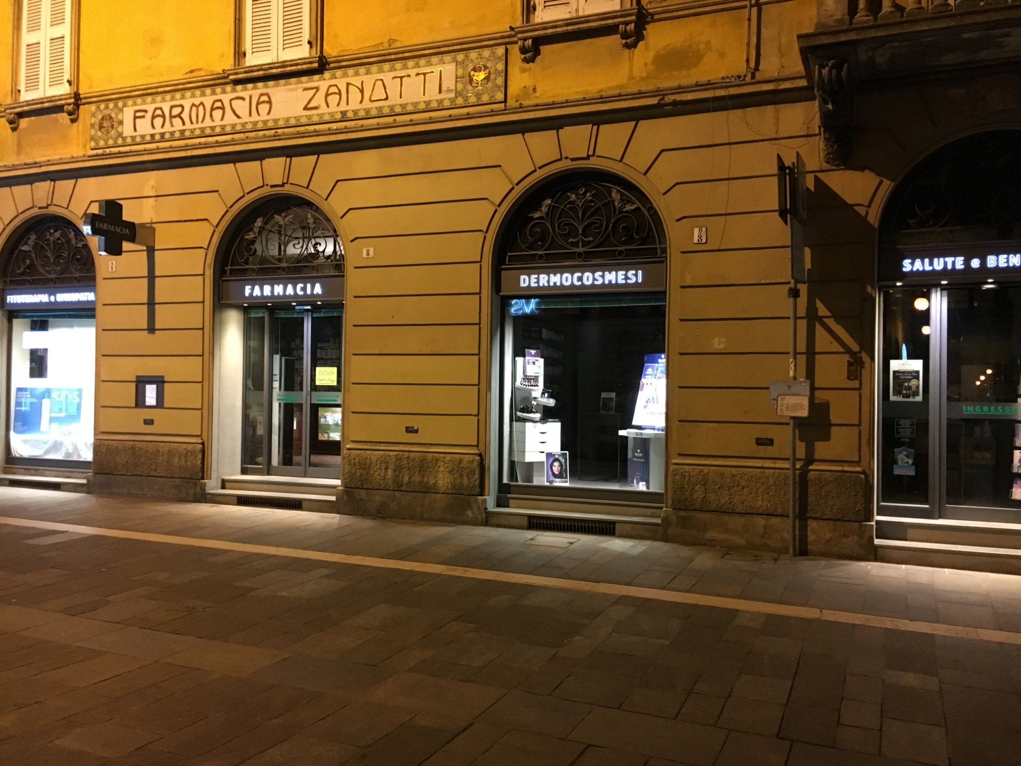 Edificio storico in stile Liberty Farmacia Zanotti