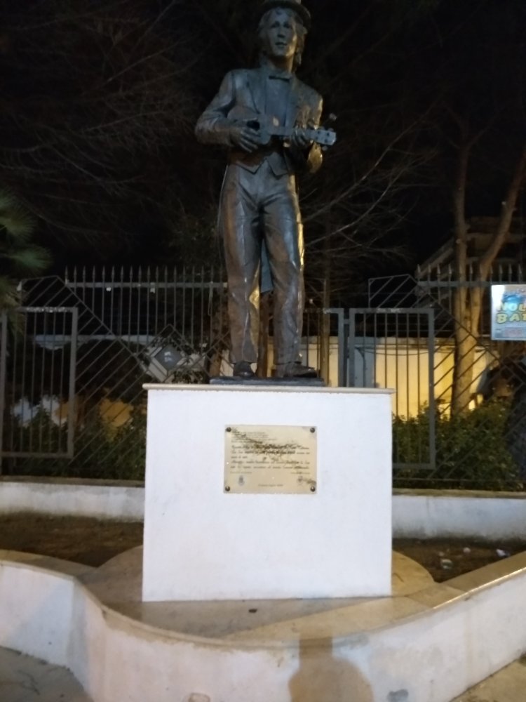 Monumento a Rino Gaetano