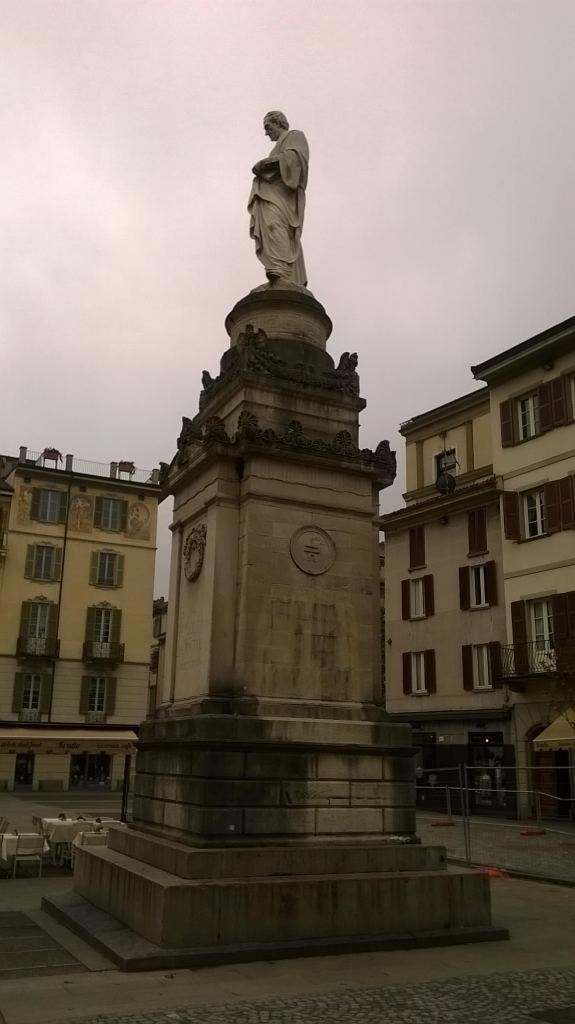 Monumento a Alessandro Volta