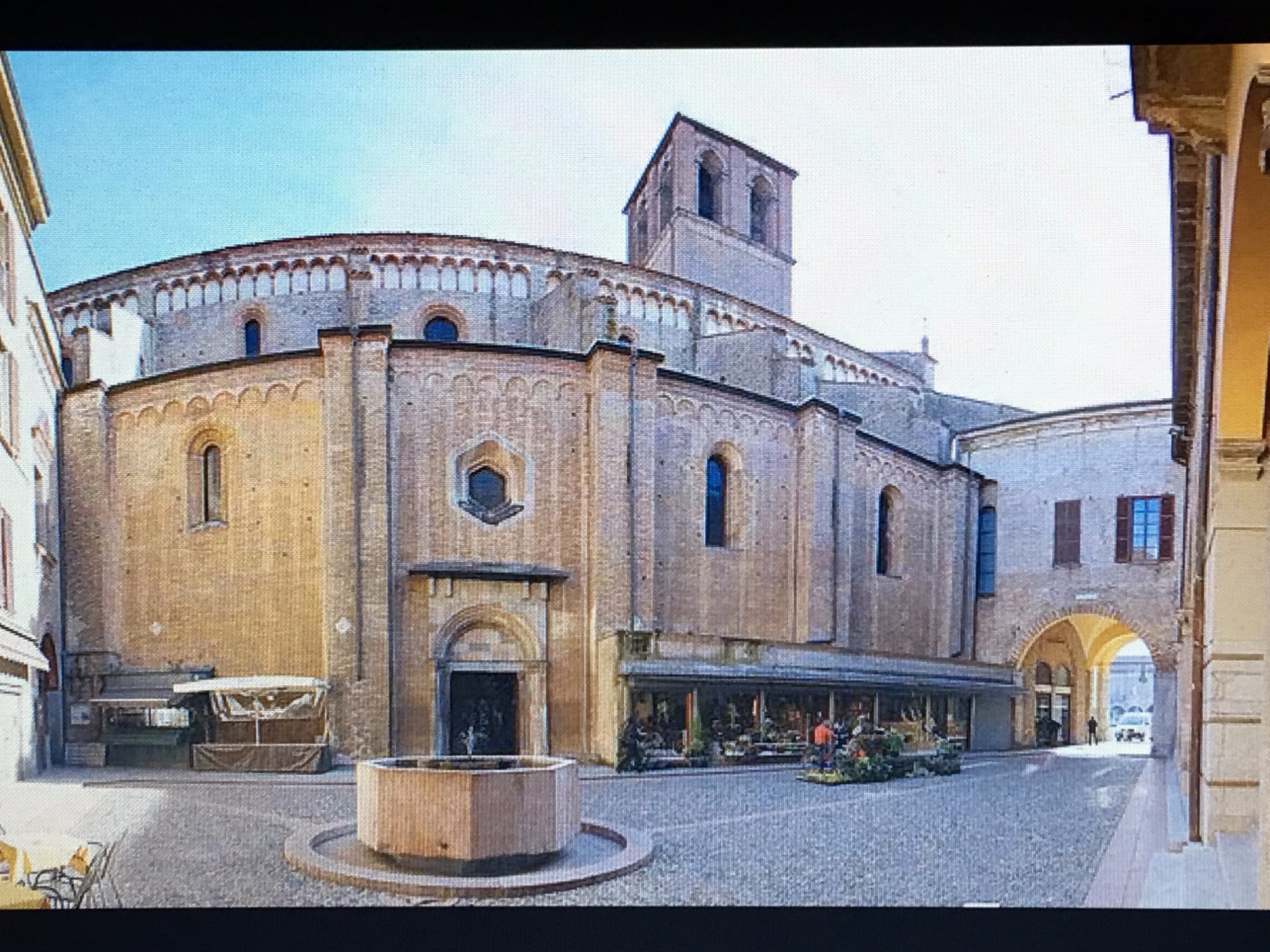 Piazza Broletto