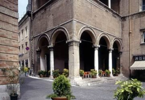 Loggia dei Mercanti