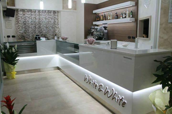 BAR Fiore White&white