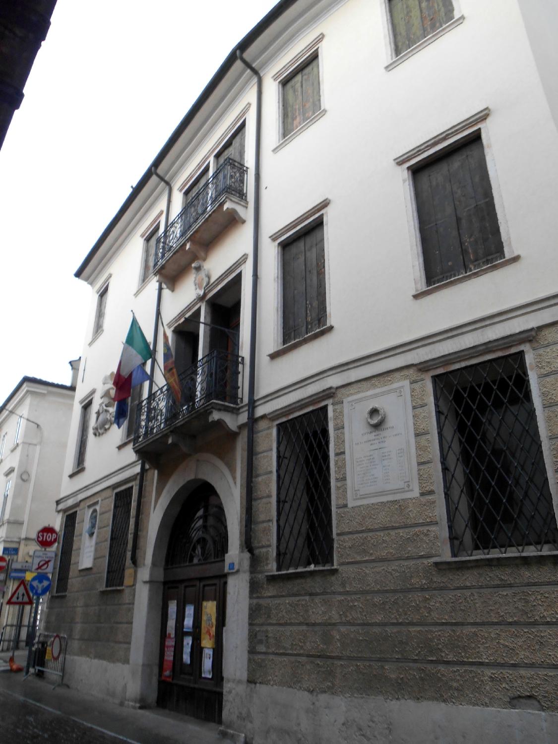 Palazzo Toaldi Capra