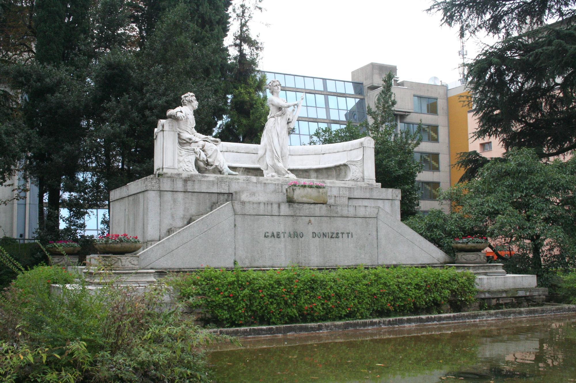 monumento a Gaetano Donizetti