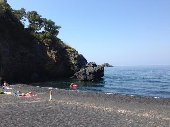 Spiaggia Nera -  Cala Jannita