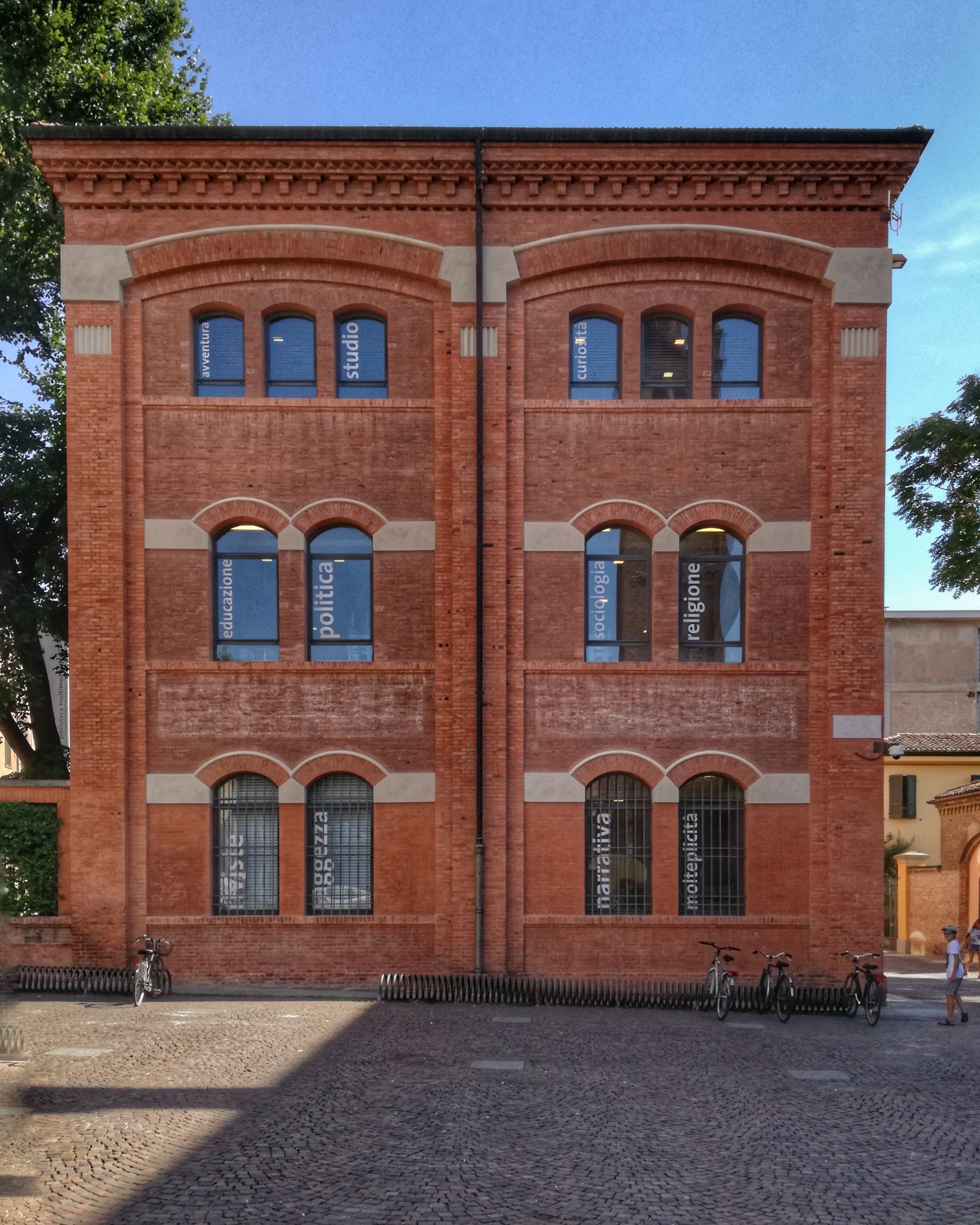 Biblioteca Multimediale Arturo Loria