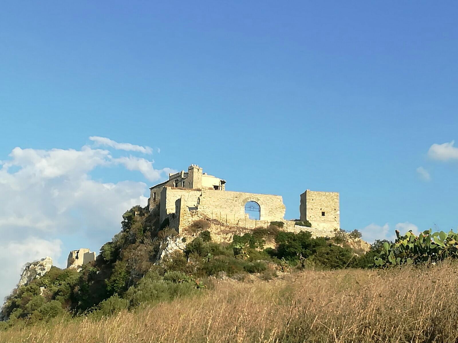 Castello di Calatubo