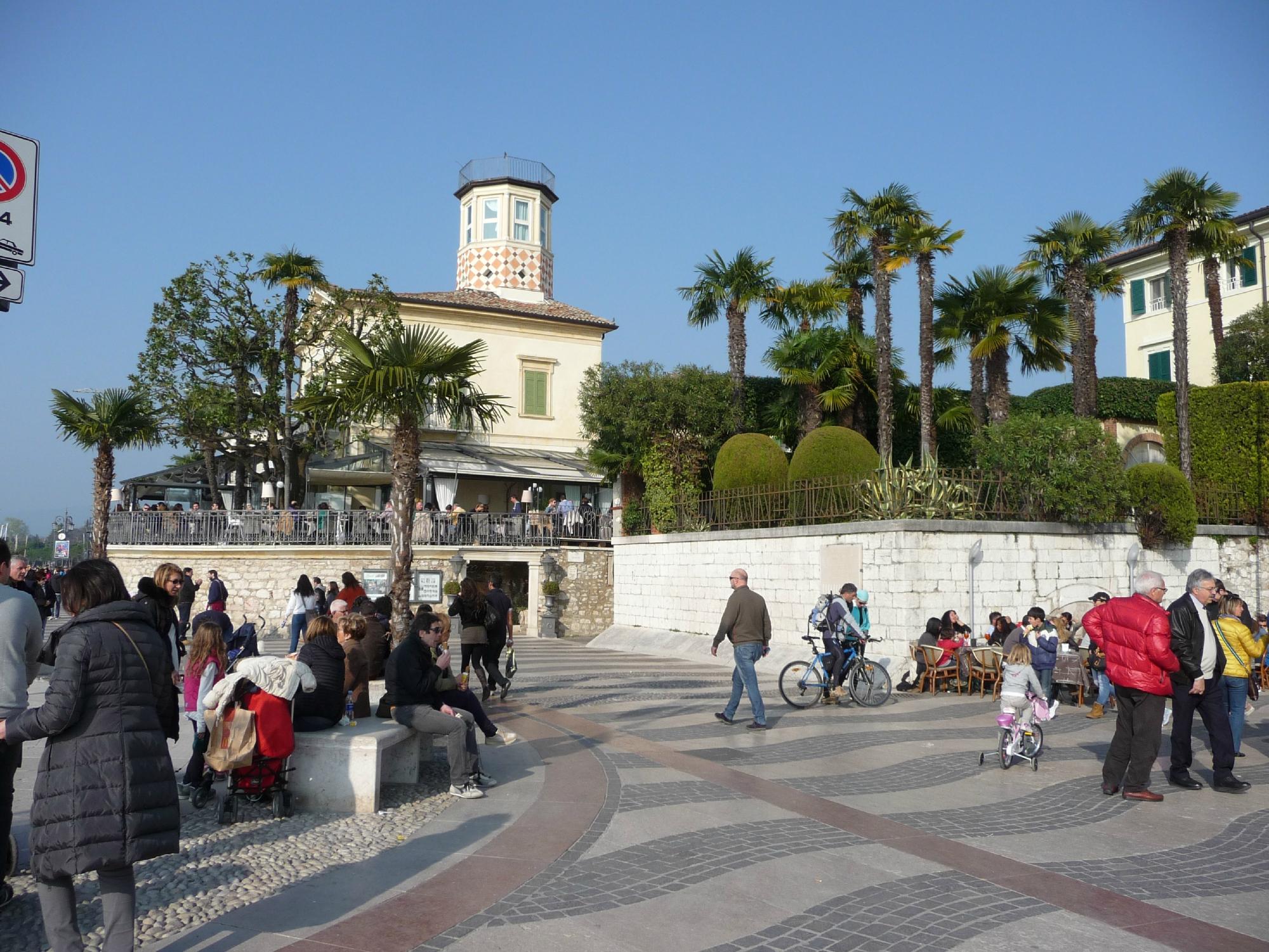 Lungolago di Lazise