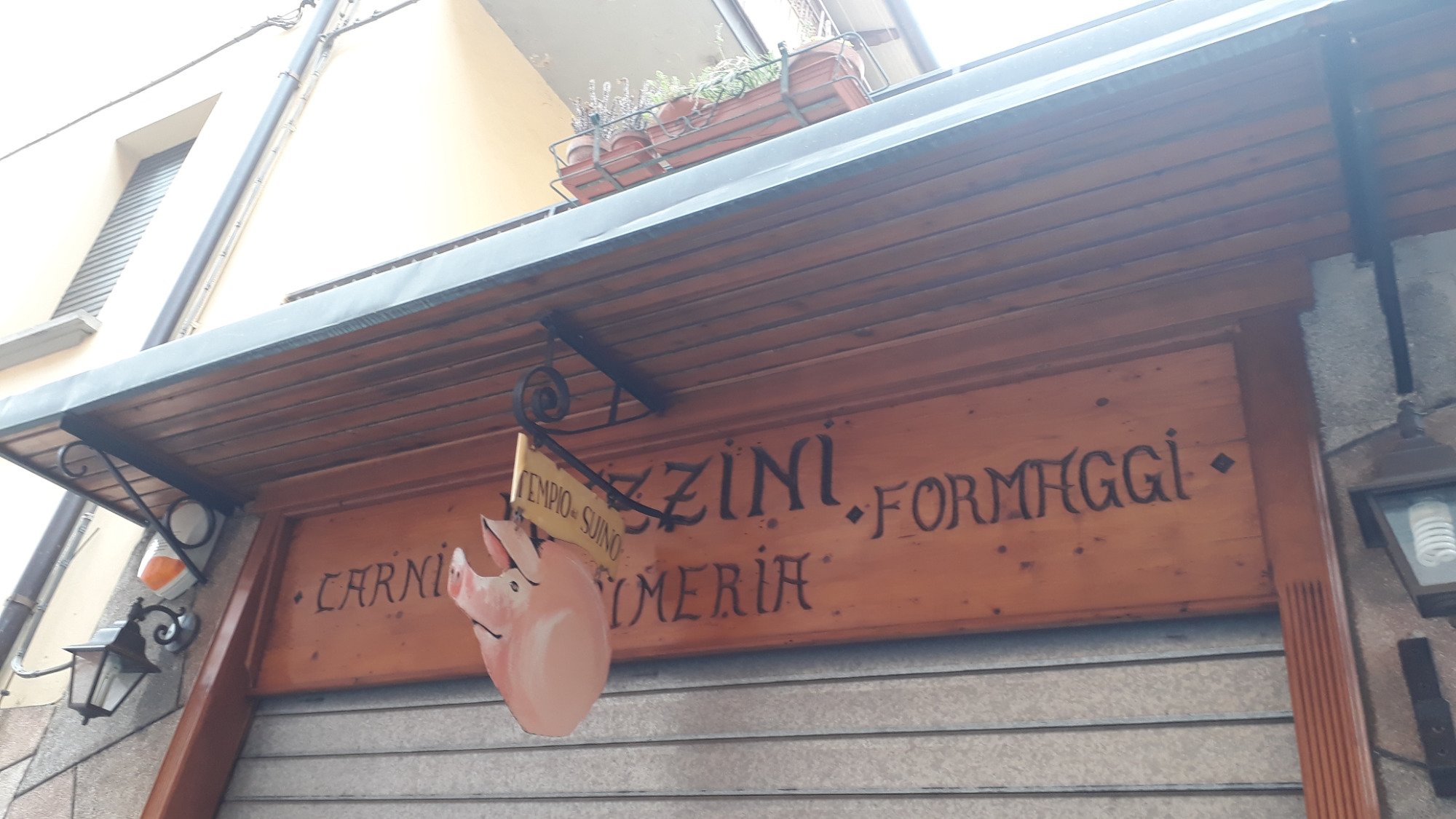 Il Tempio del Suino - Salumeria Mazzini