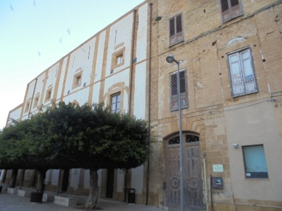 Palazzo dei Principi Tagliavia-Aragona-Pignatelli