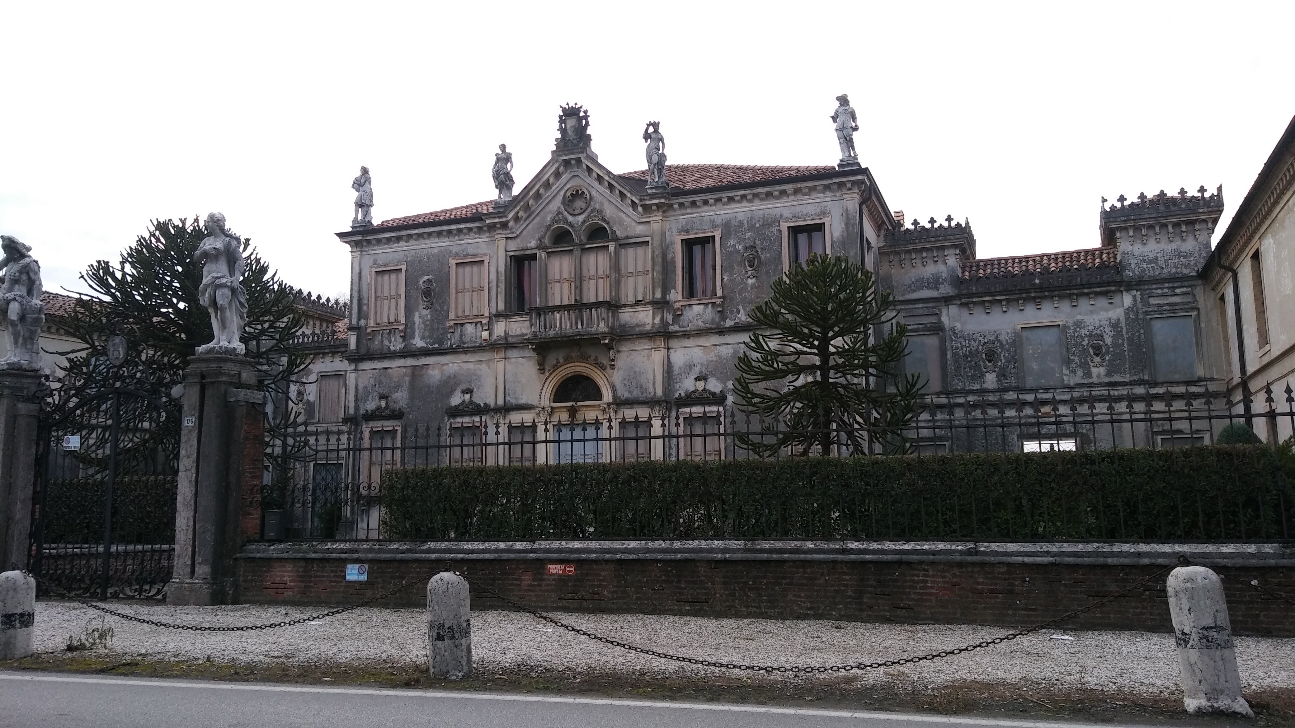 Villa Ca’ Nave e L’Oratorio del Salvatore