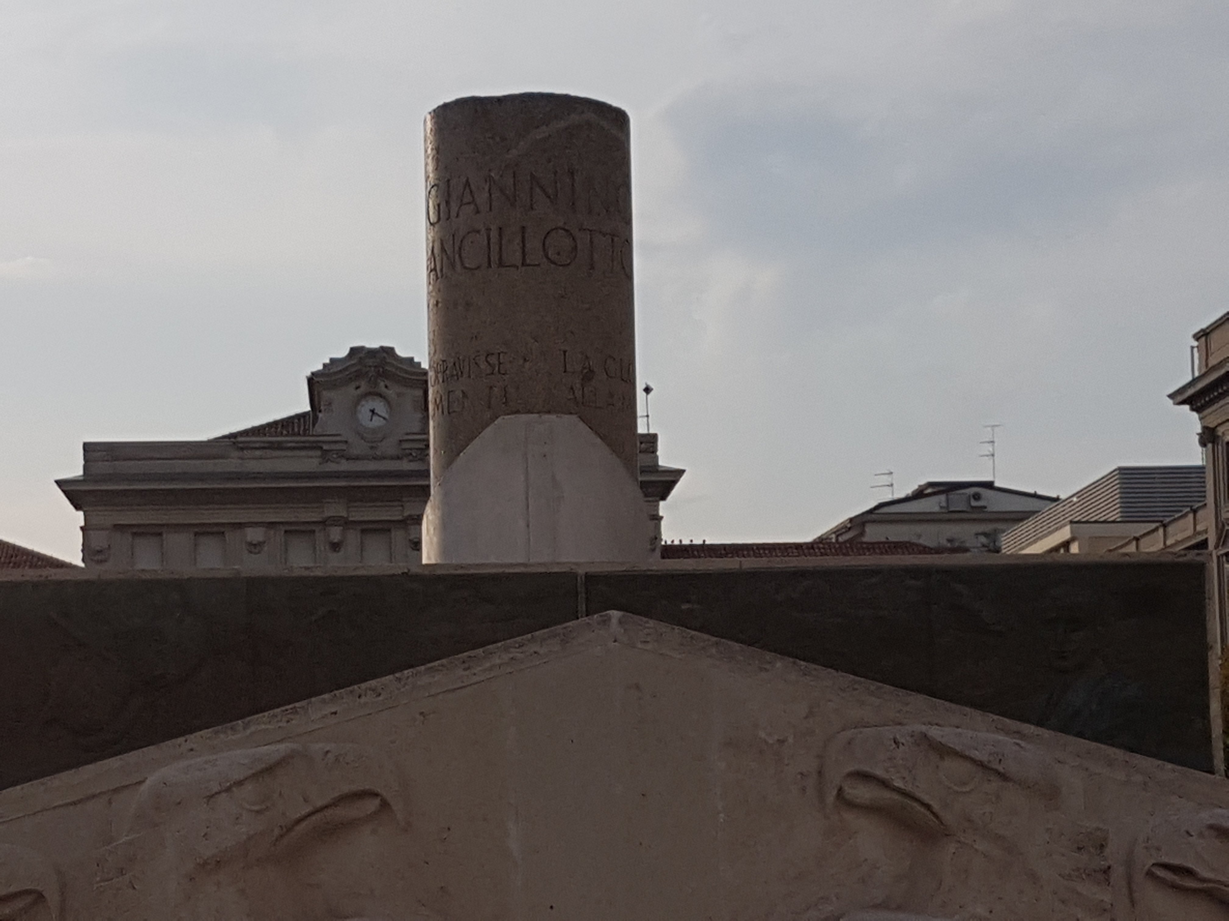 Monumento all'Aviatore Giannino Ancillotto