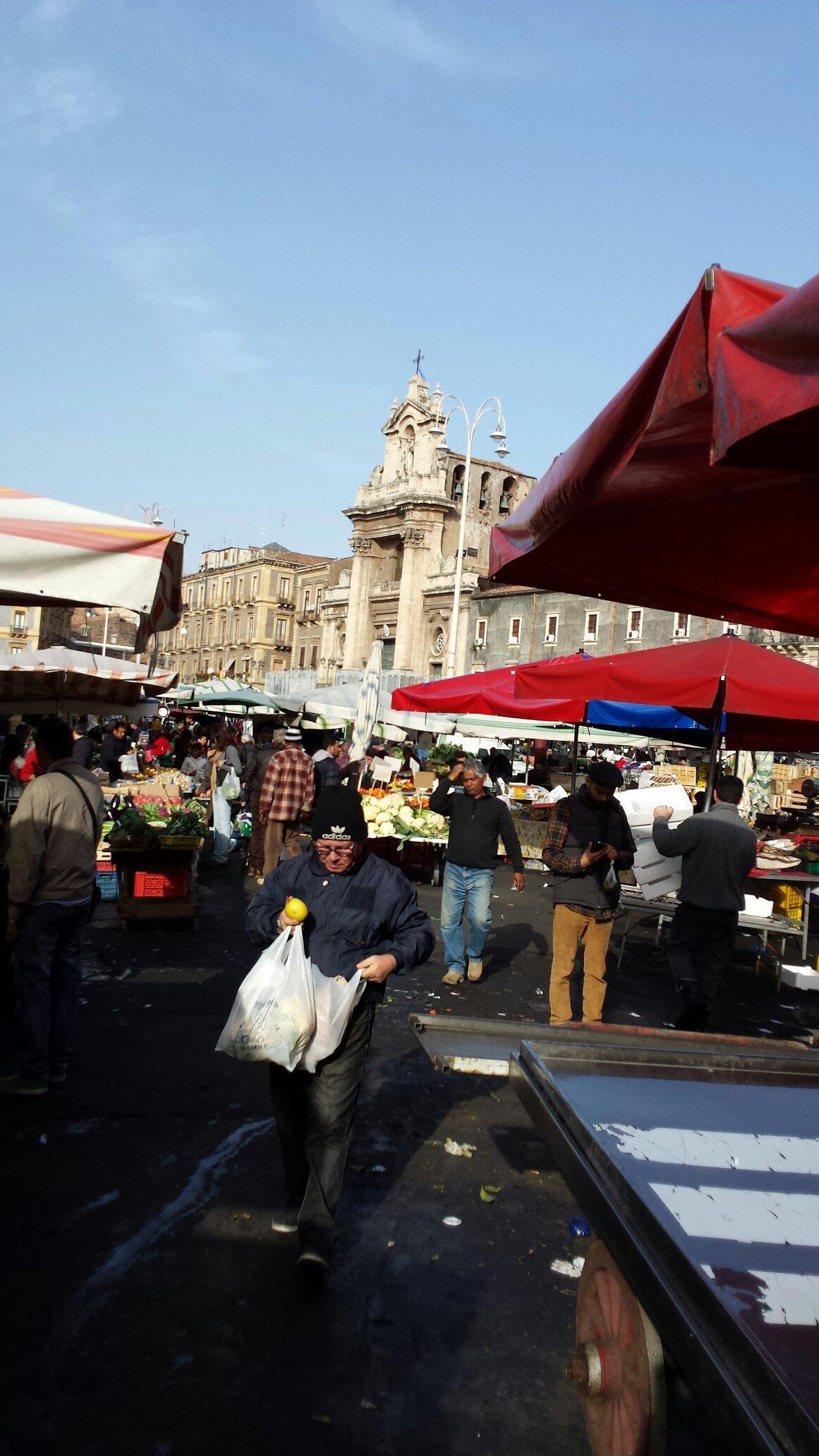 Fera 'o Luni - Mercato di piazza Carlo Alberto