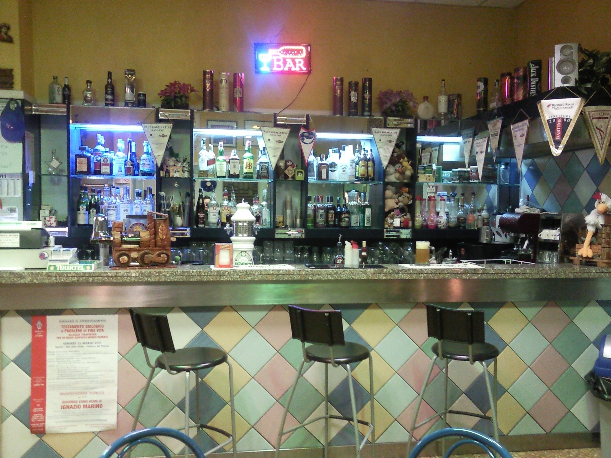 Friends Cocktail Bar