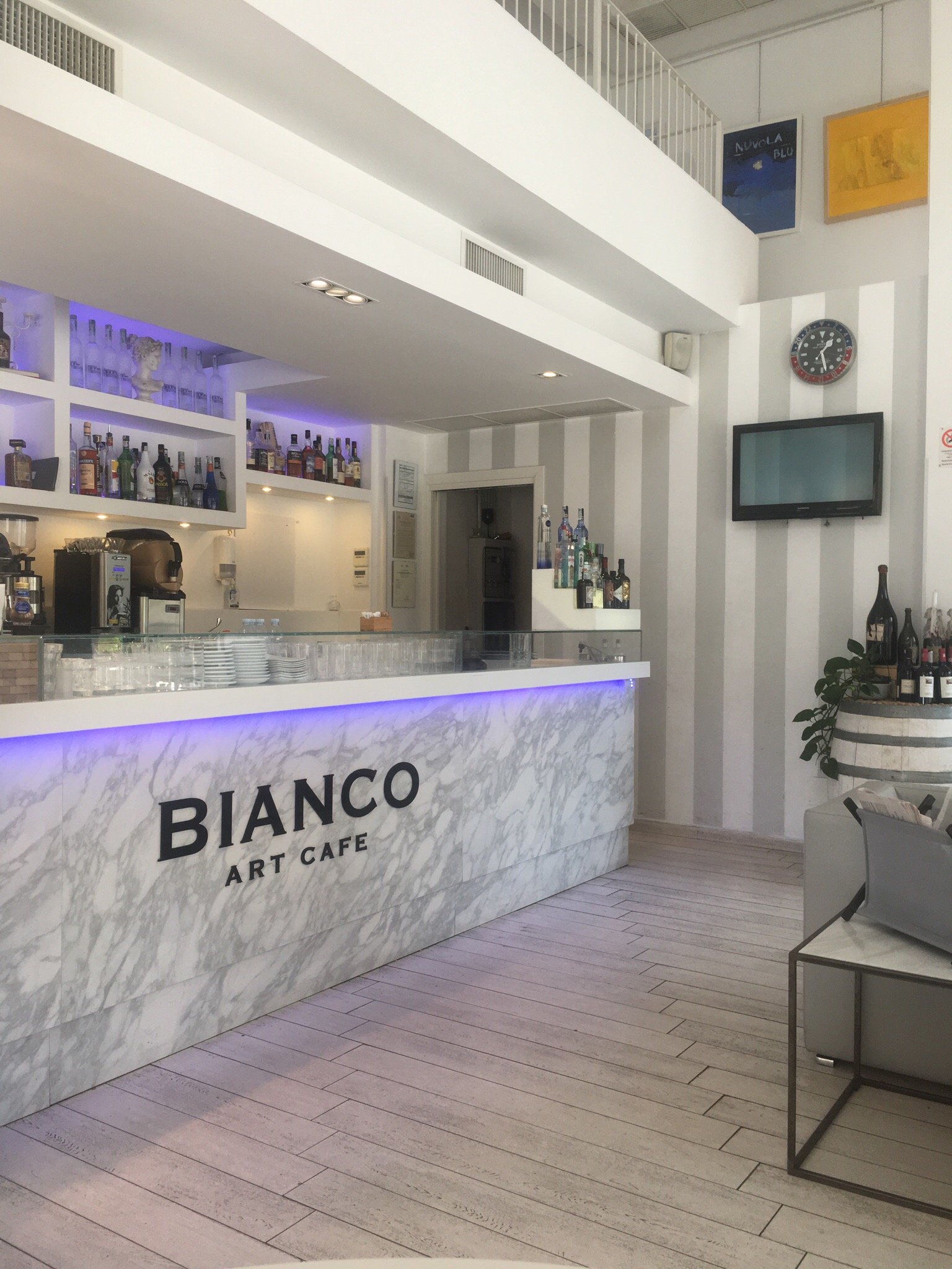 Bianco Art Café